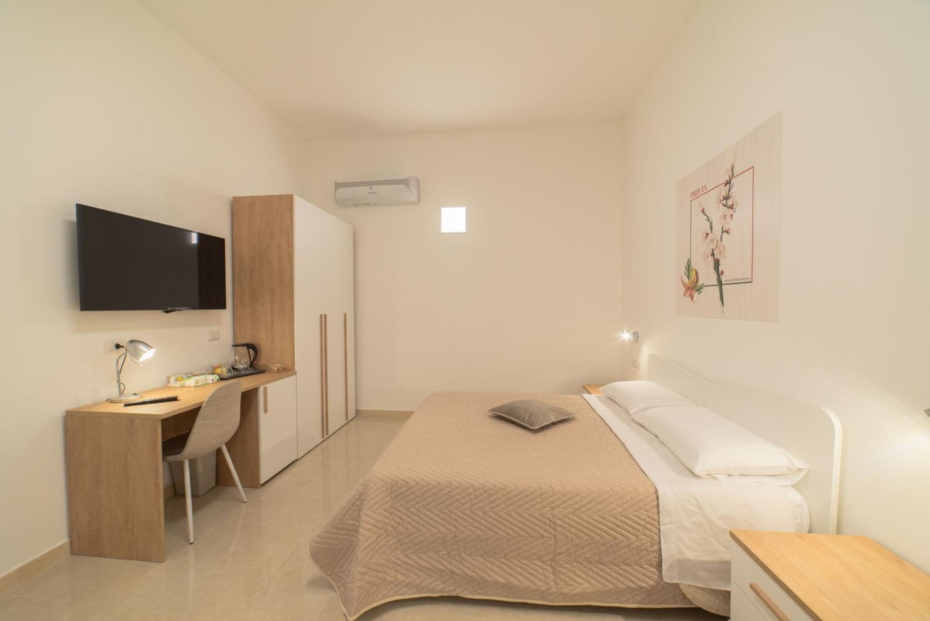 Quadruple Room with Balcony photo 2