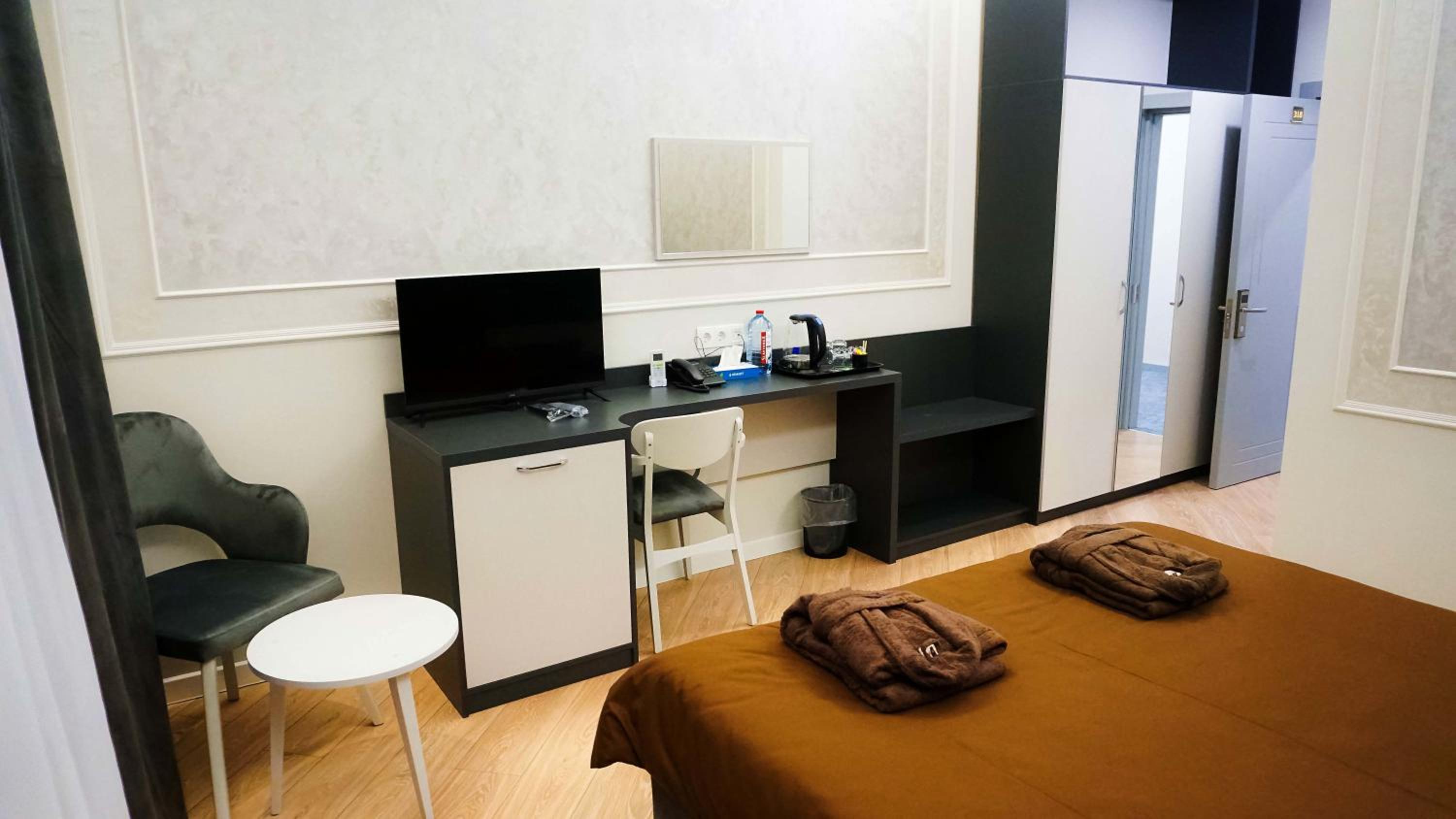 Deluxe Queen Room photo 3