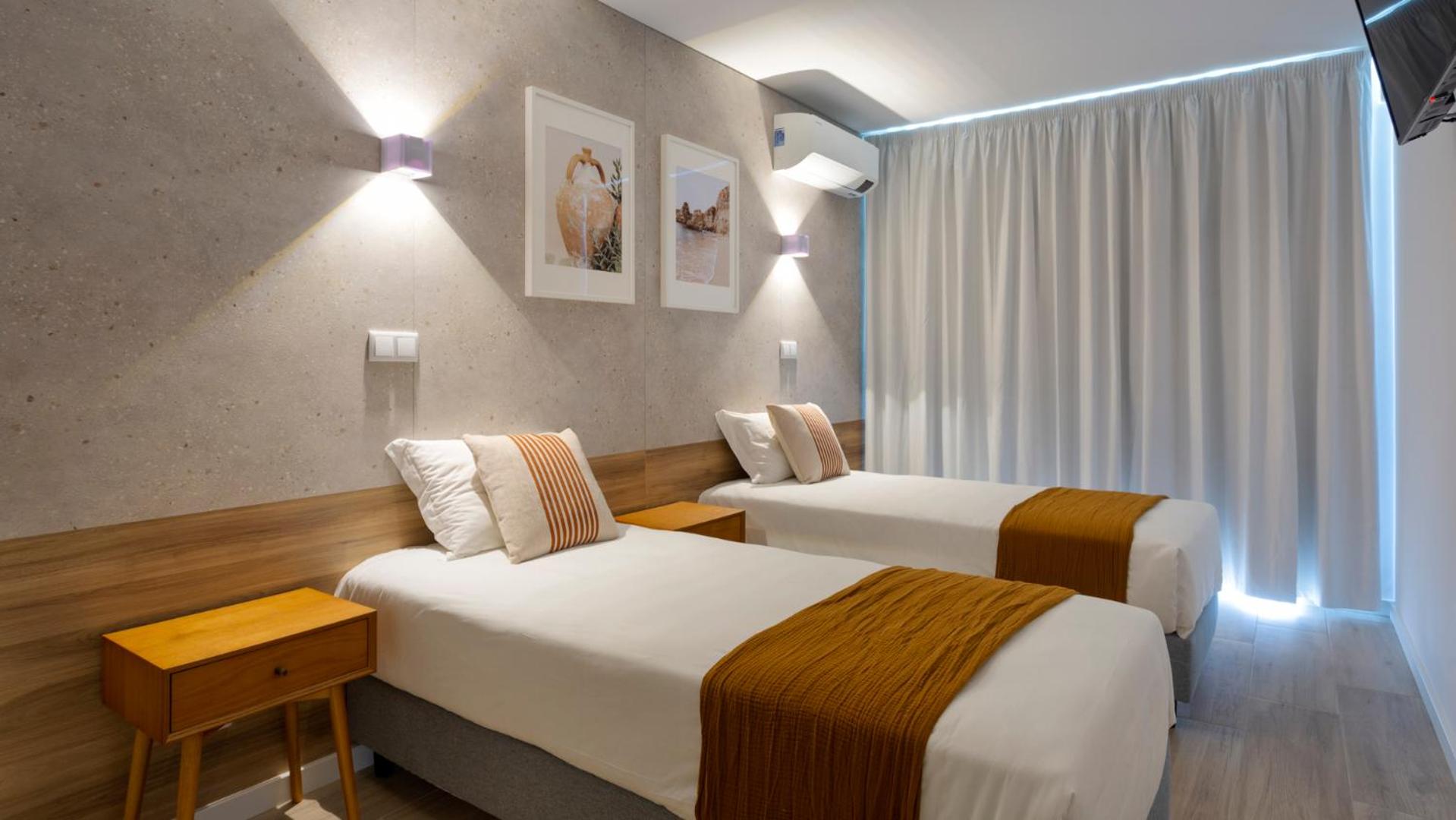 Twin Room - Photo 1