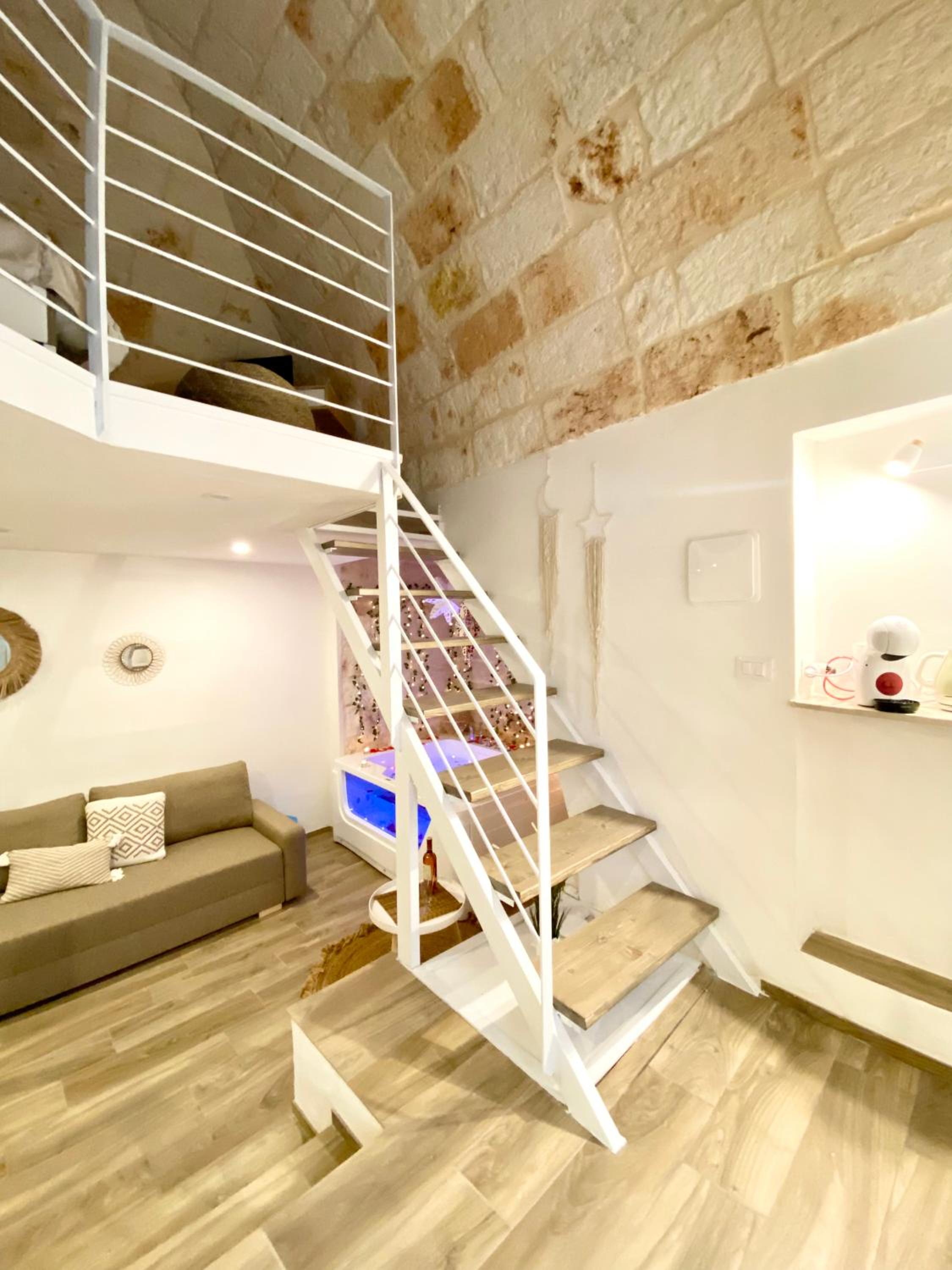 Double Room with Spa Bath - Photo 23