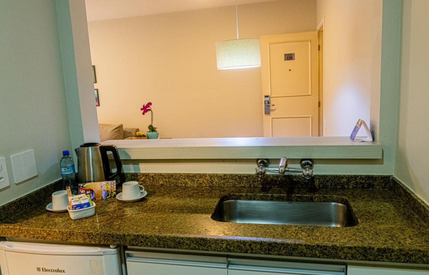 Available room thumbnail 6