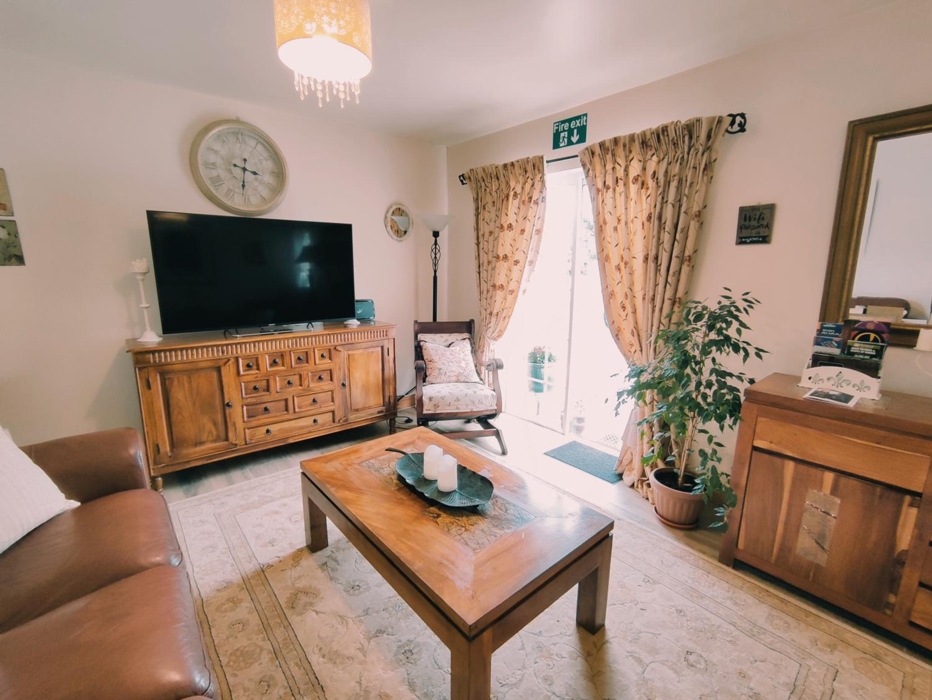 Three-Bedroom House photo 1