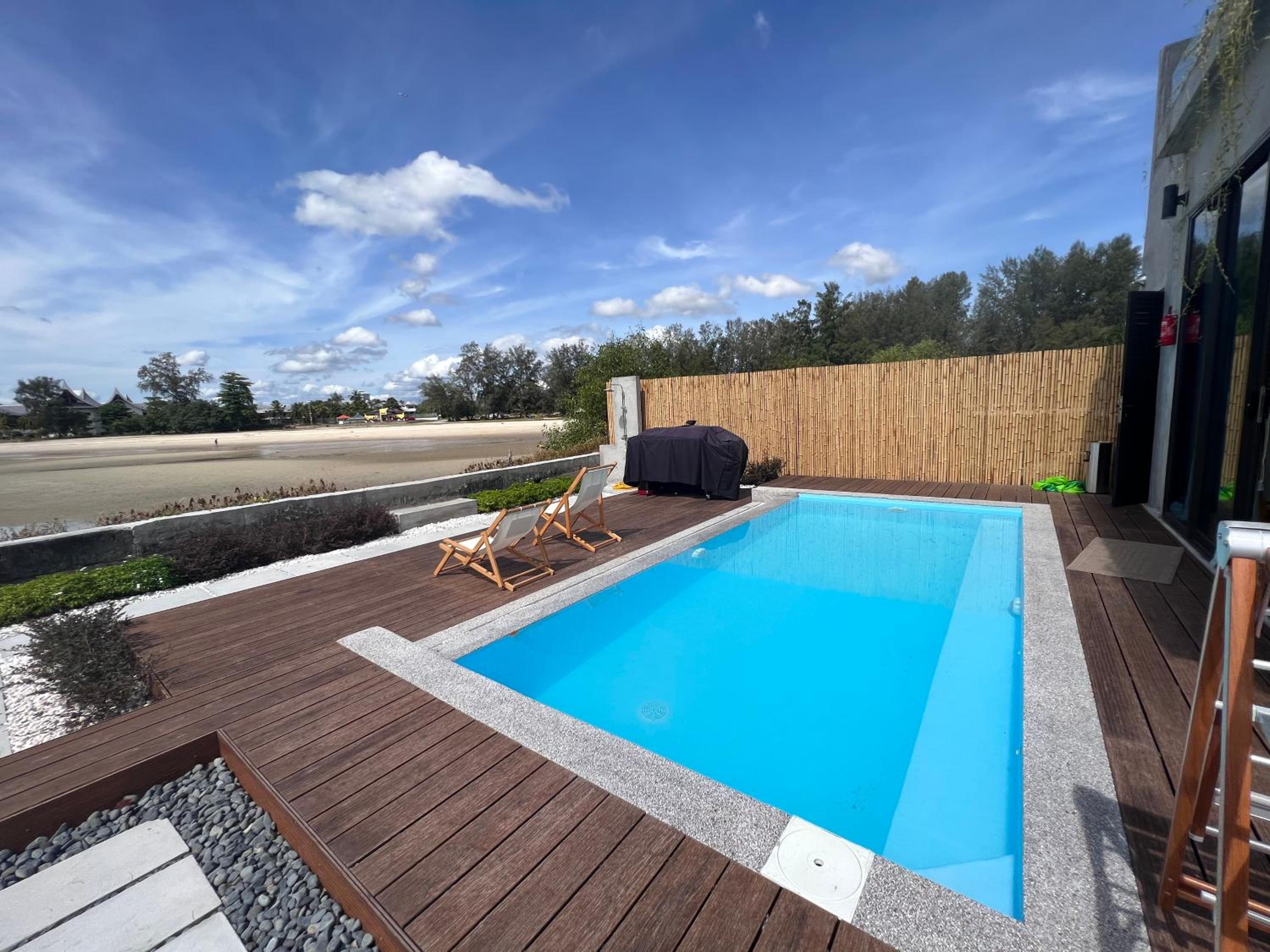 Villa photo 2