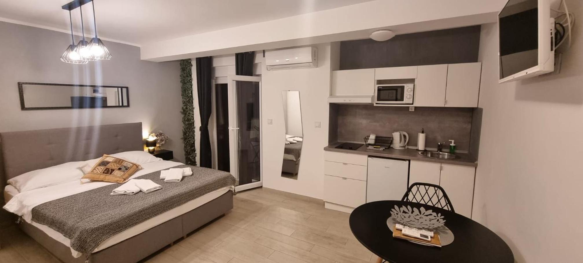 Apartment with Balcony photo 1