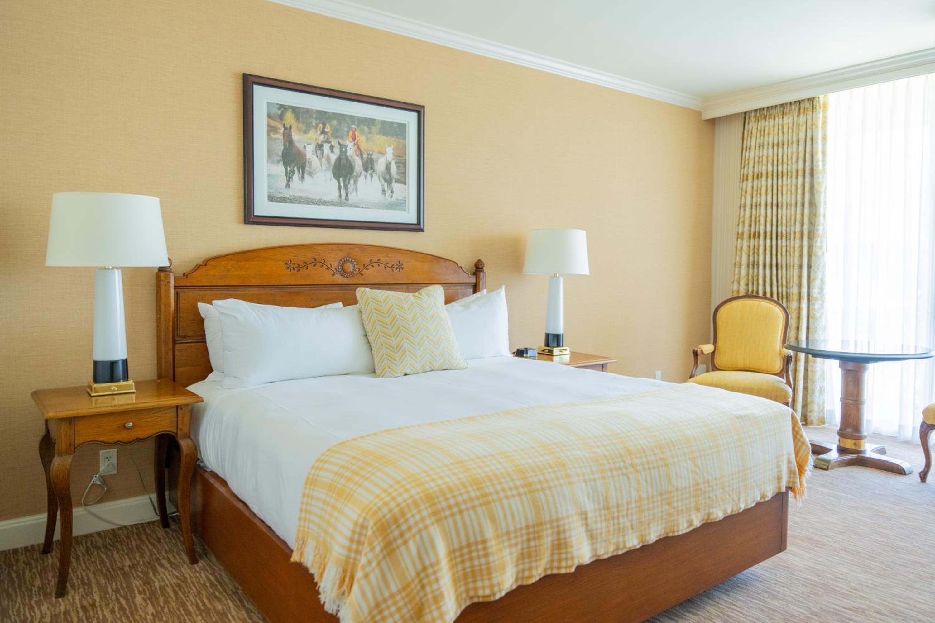 Deluxe King Room