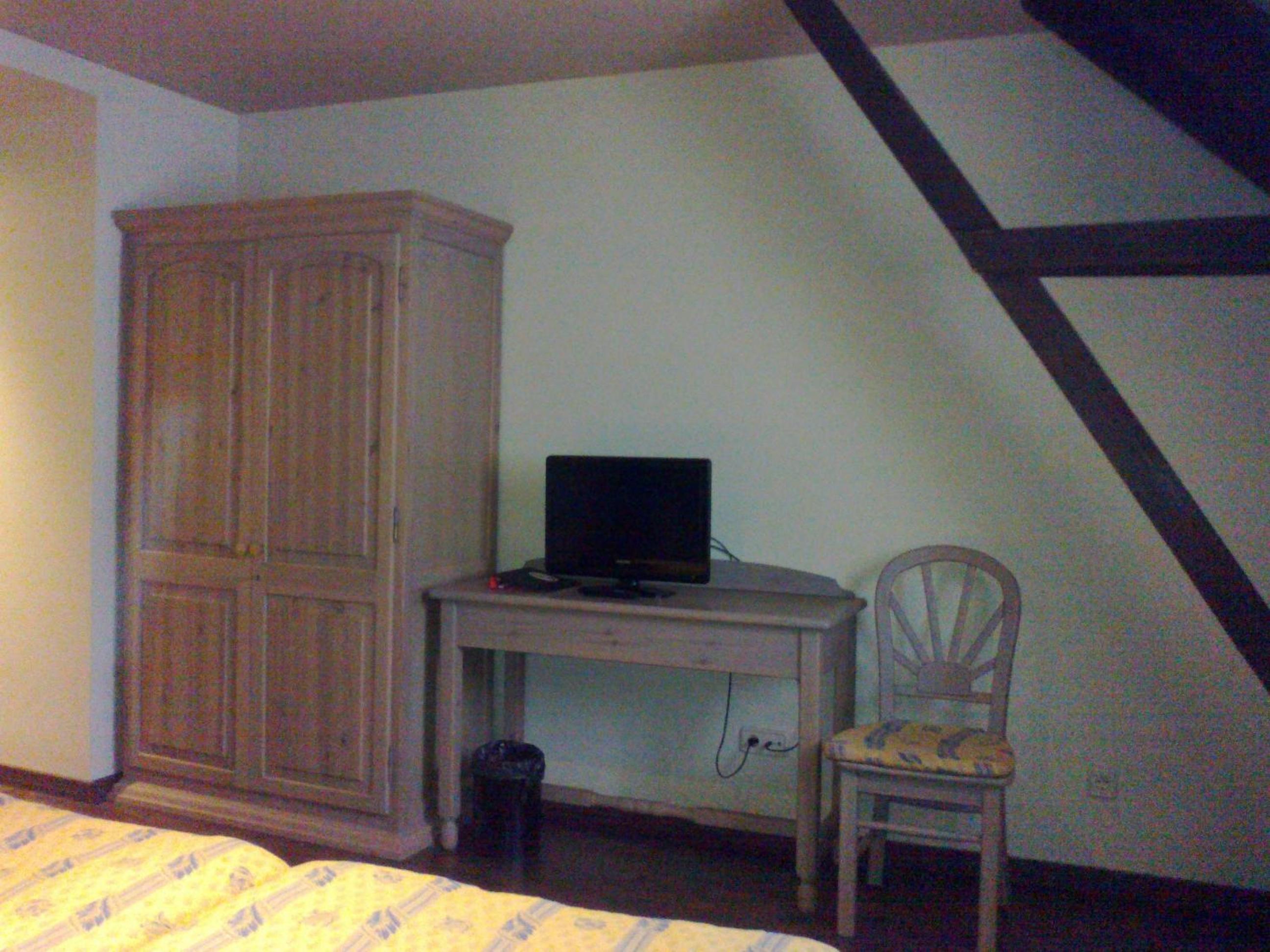 Budget Twin Room photo 2