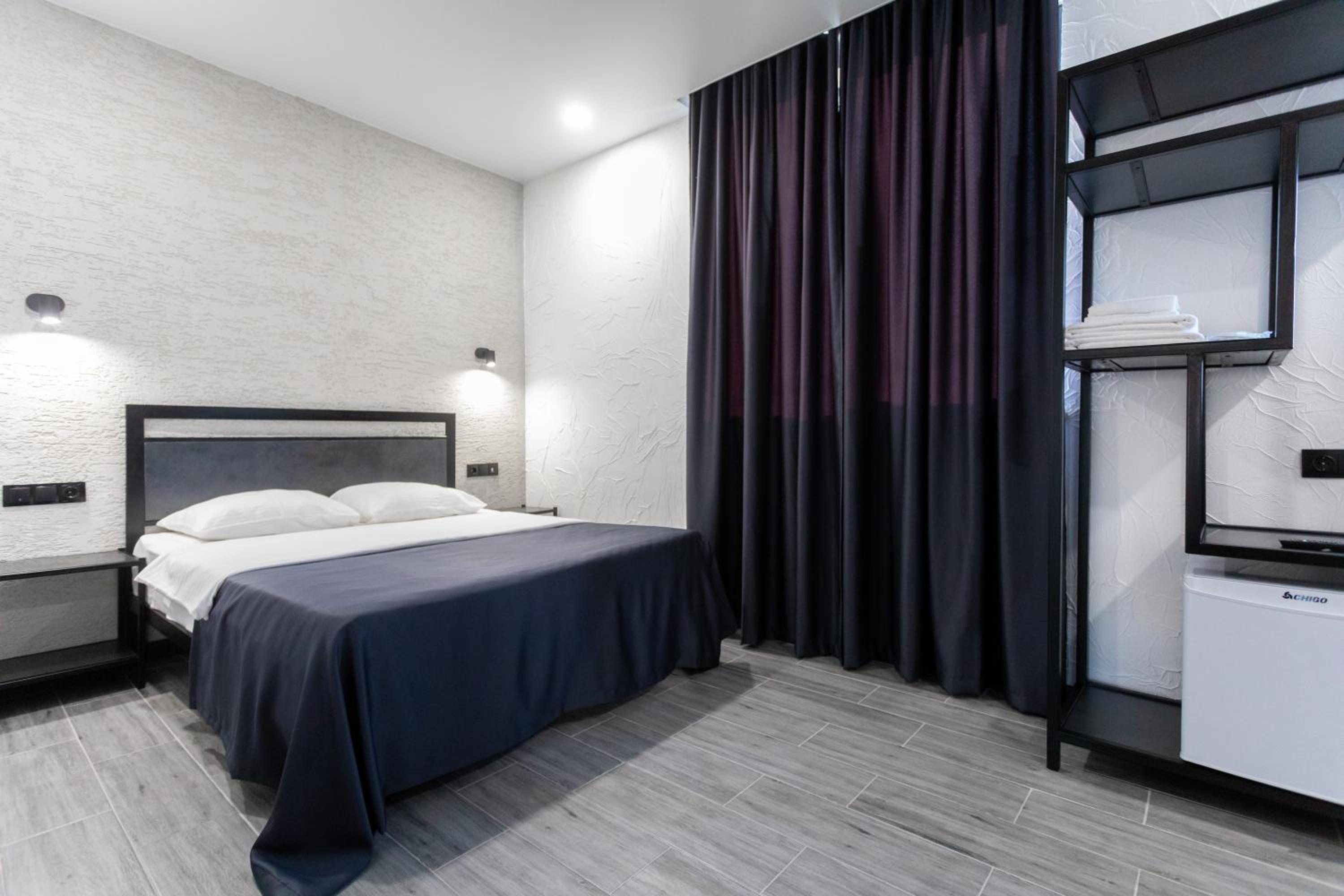 Single Room with Private Bathroom photo 3