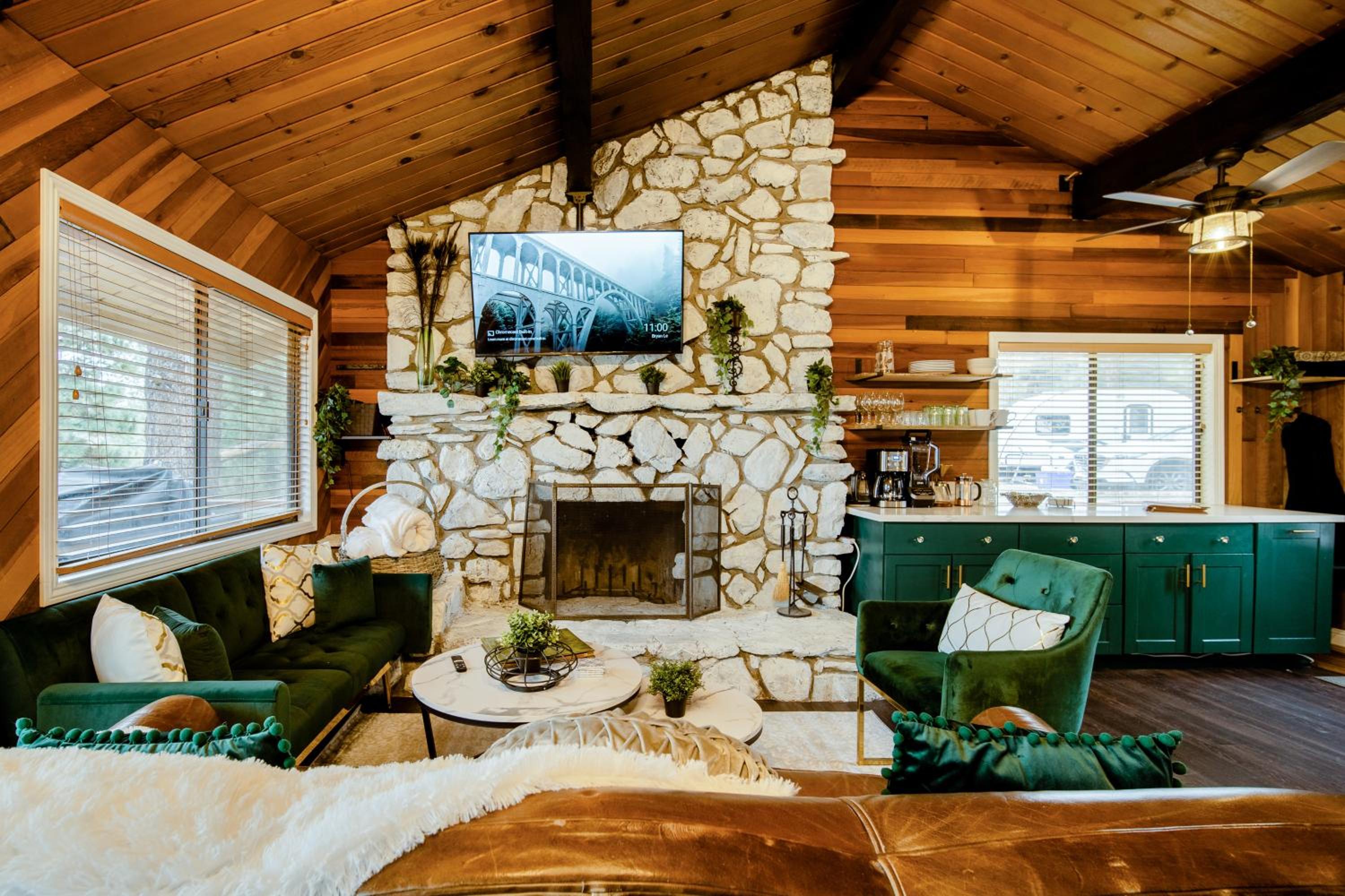 Three-Bedroom House - Photo 77