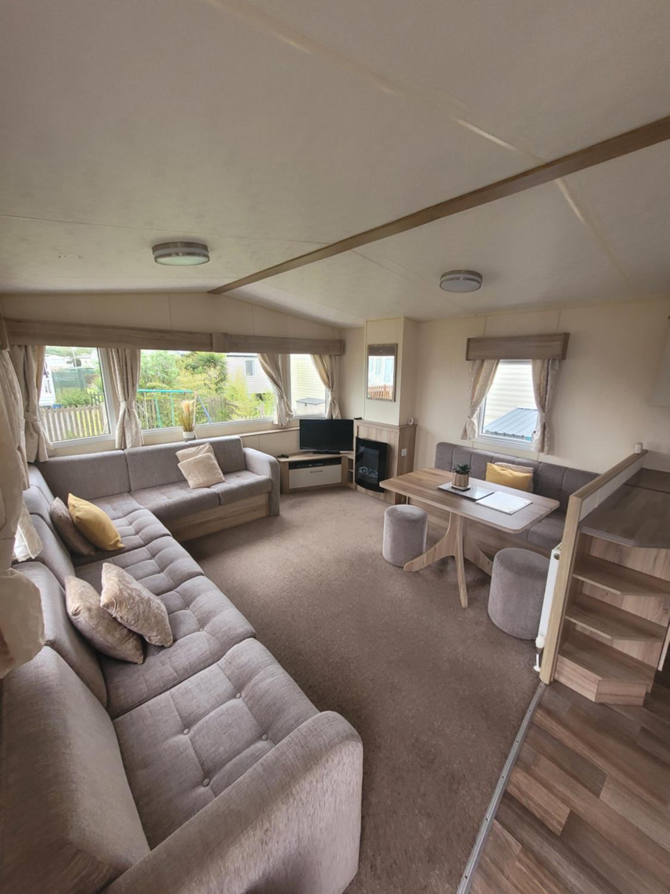 Mobile Home photo 1