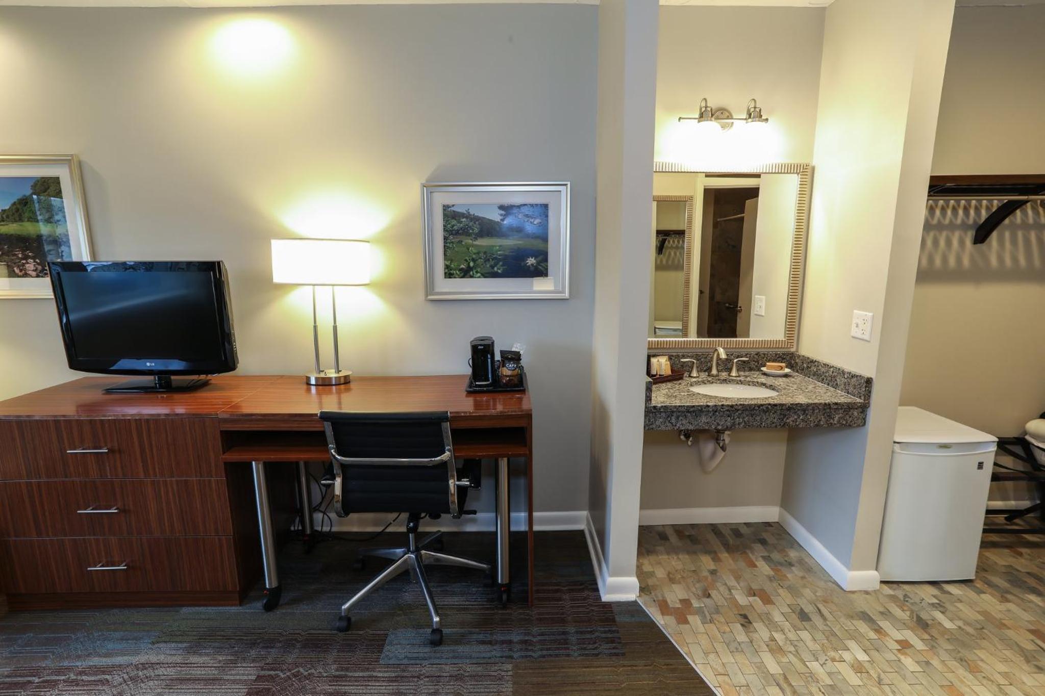 King Room - Disability Access - Photo 3