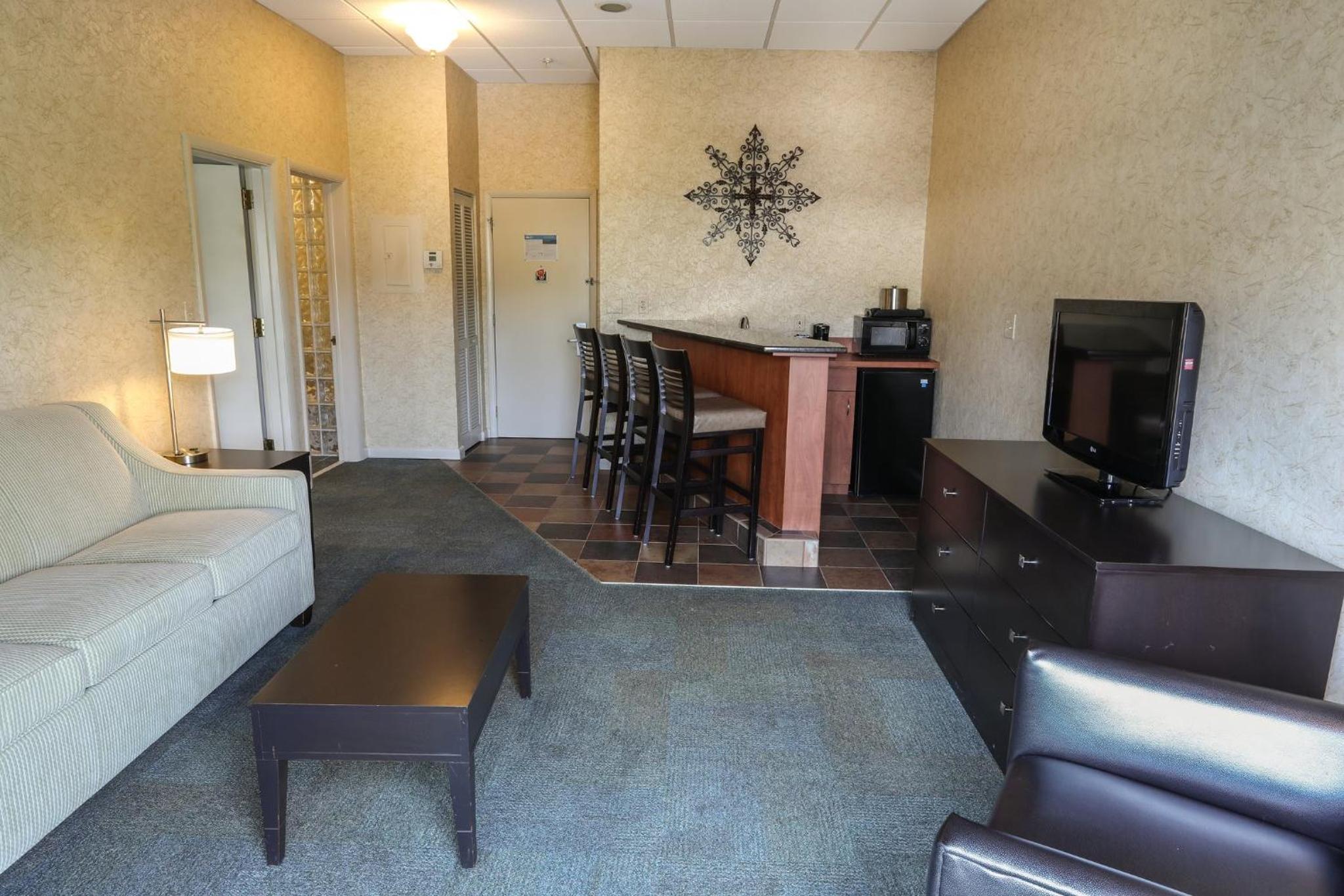 King Suite - Photo 3