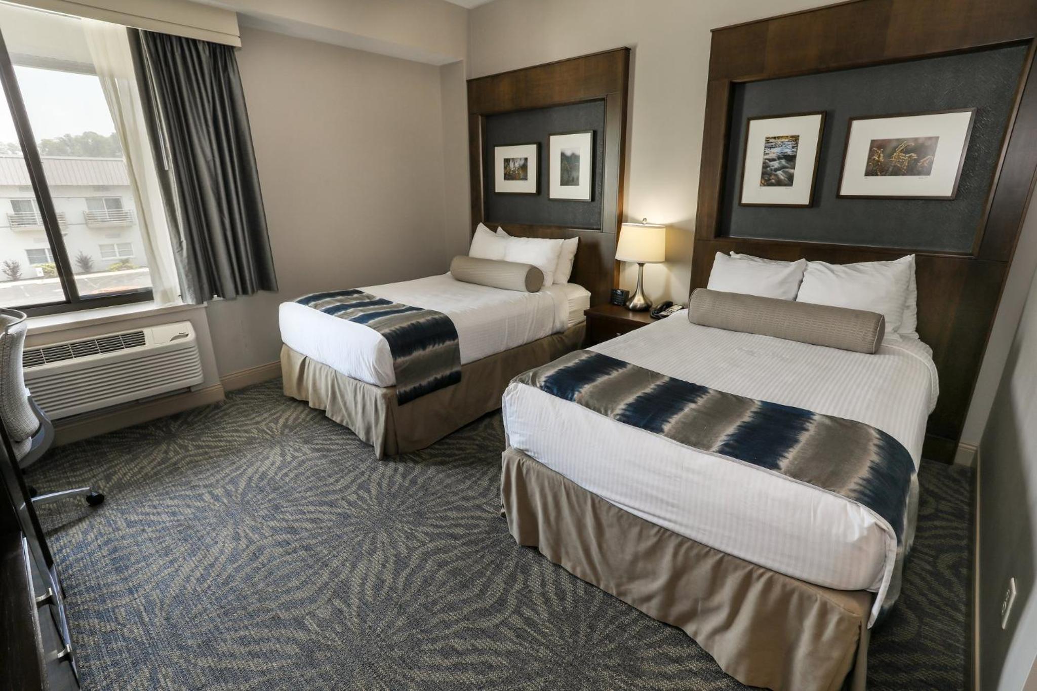 Deluxe Double Room with Shower - Photo 4