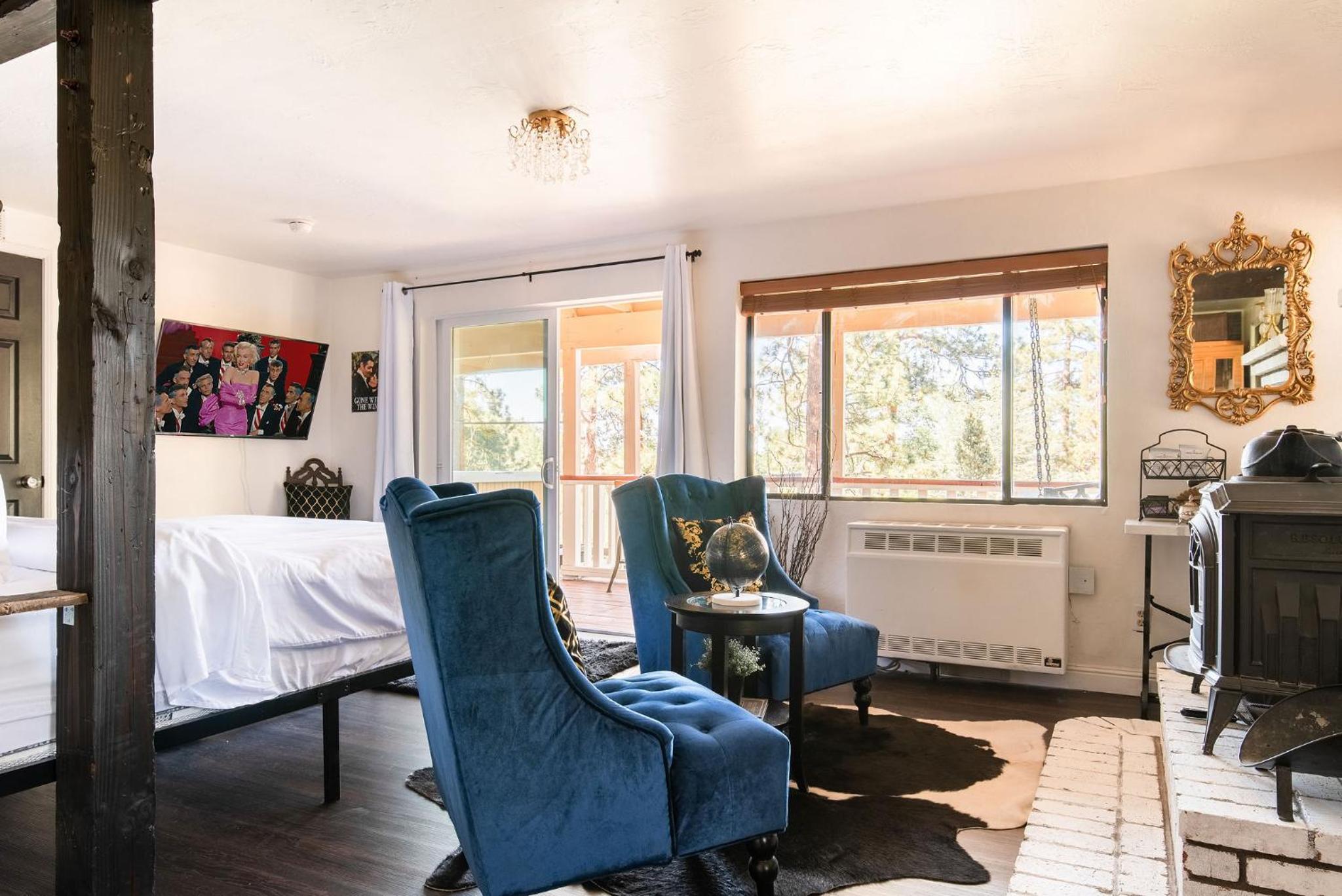 Three-Bedroom House - Photo 29