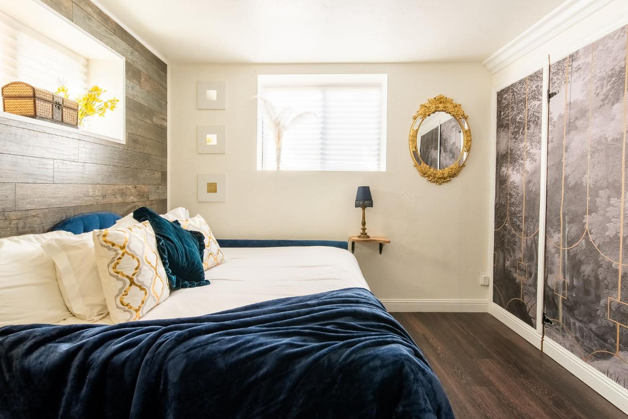 Three-Bedroom House - Photo 34