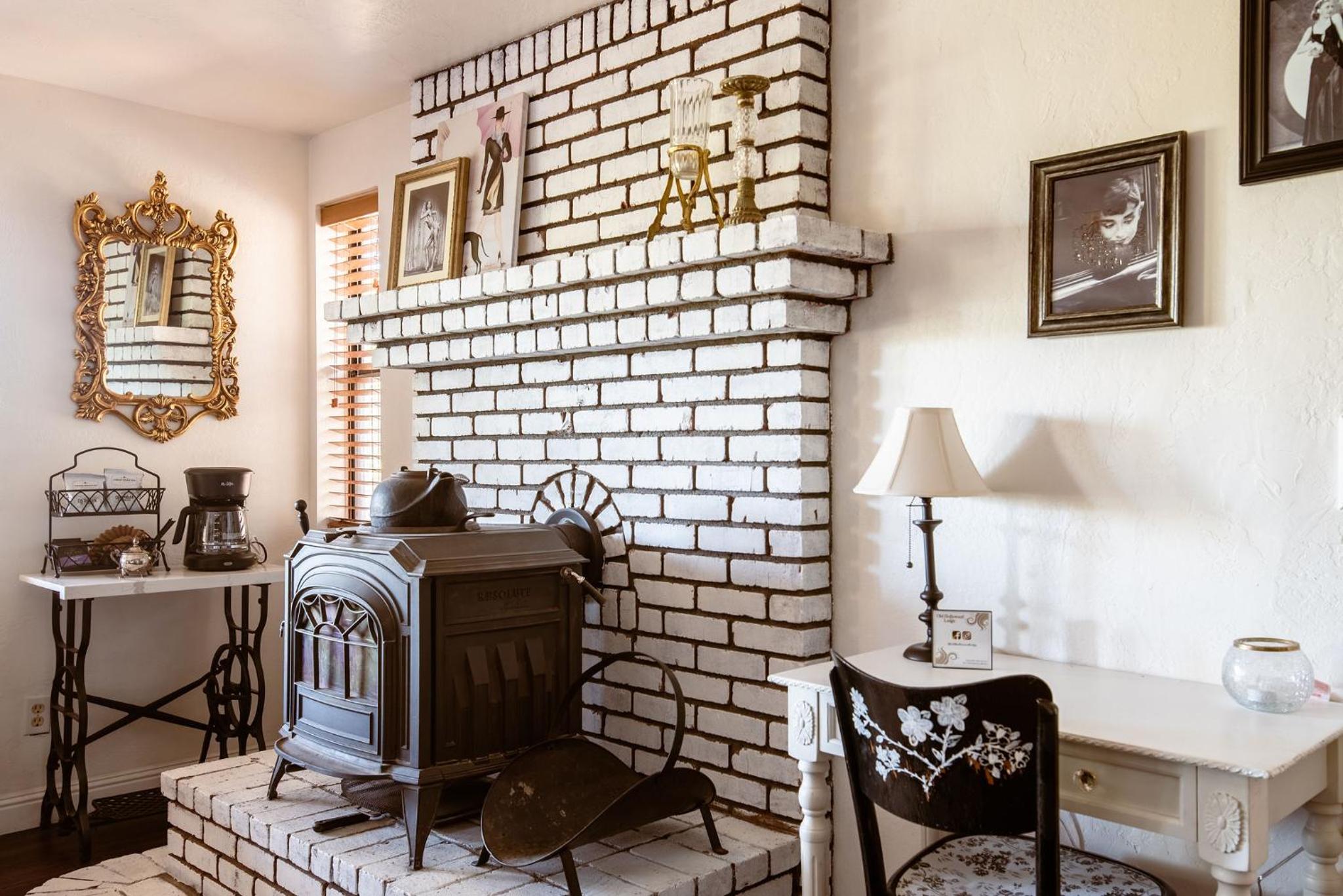 Three-Bedroom House - Photo 36