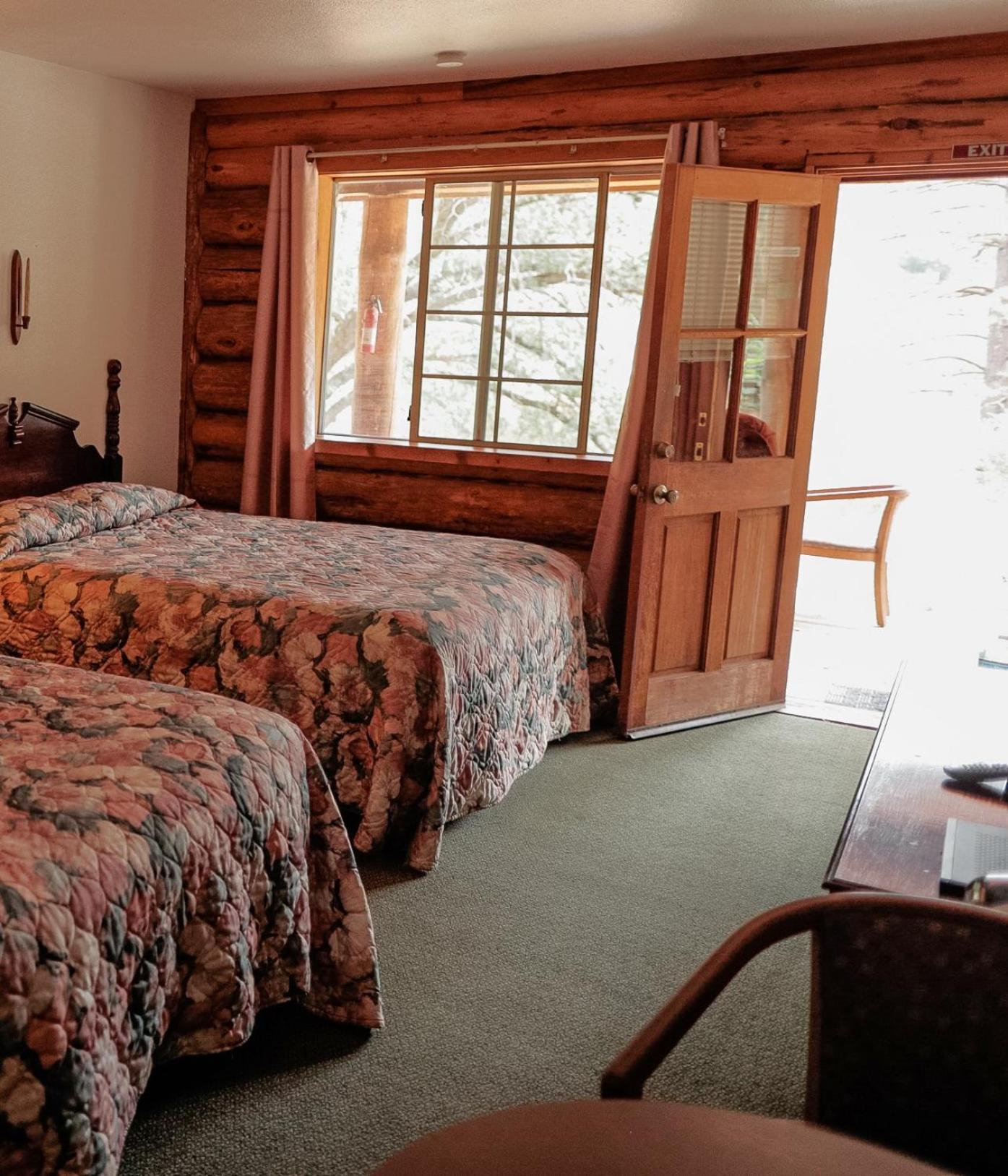 Queen Room With Two Queen Beds photo 1