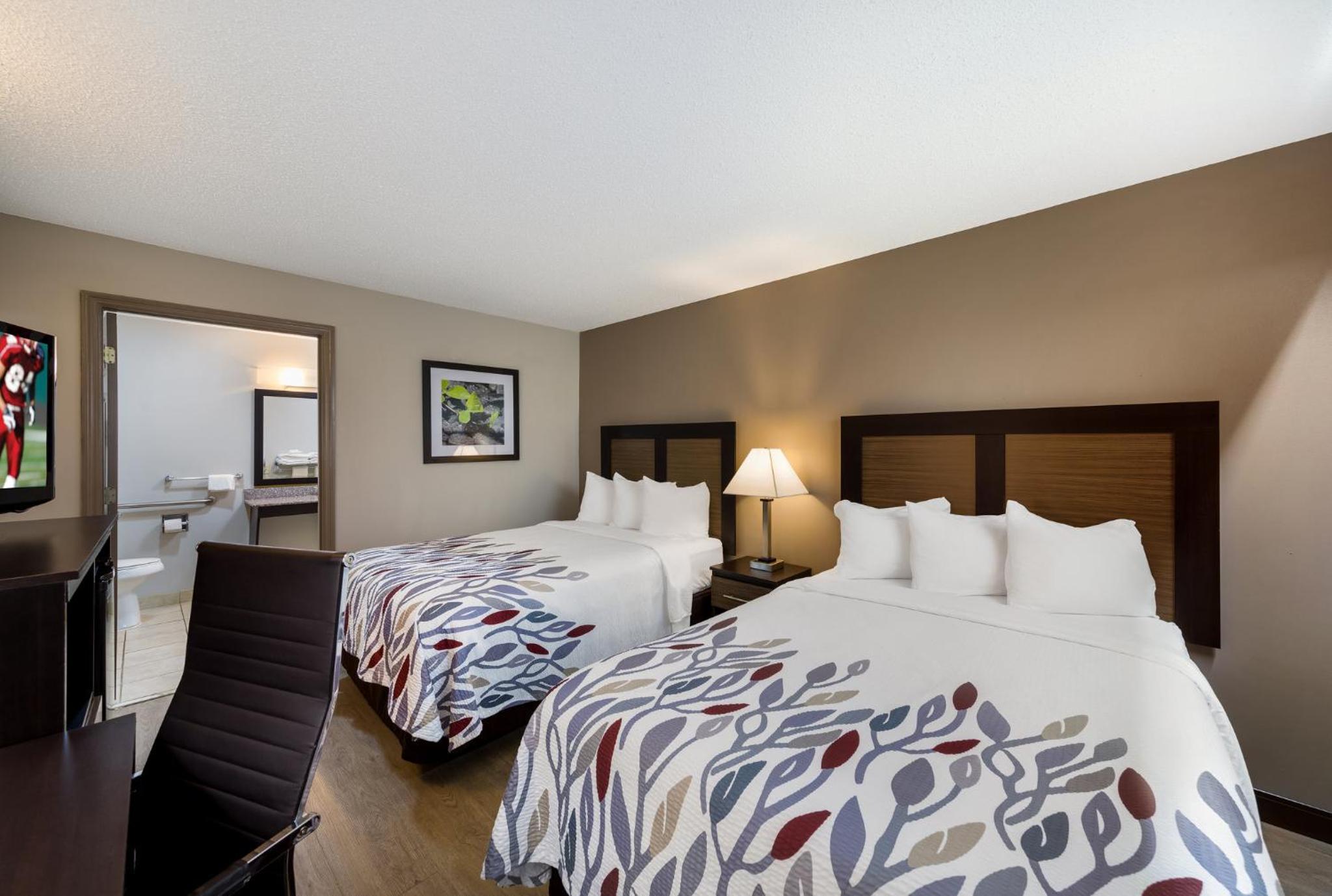 Superior Room with Two Double Beds Disability Access Non-Smoking - Photo 1