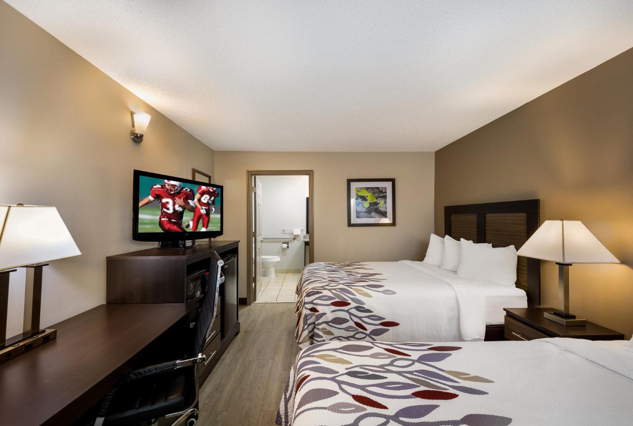 Superior Room with Two Double Beds Disability Access Non-Smoking - Photo 5