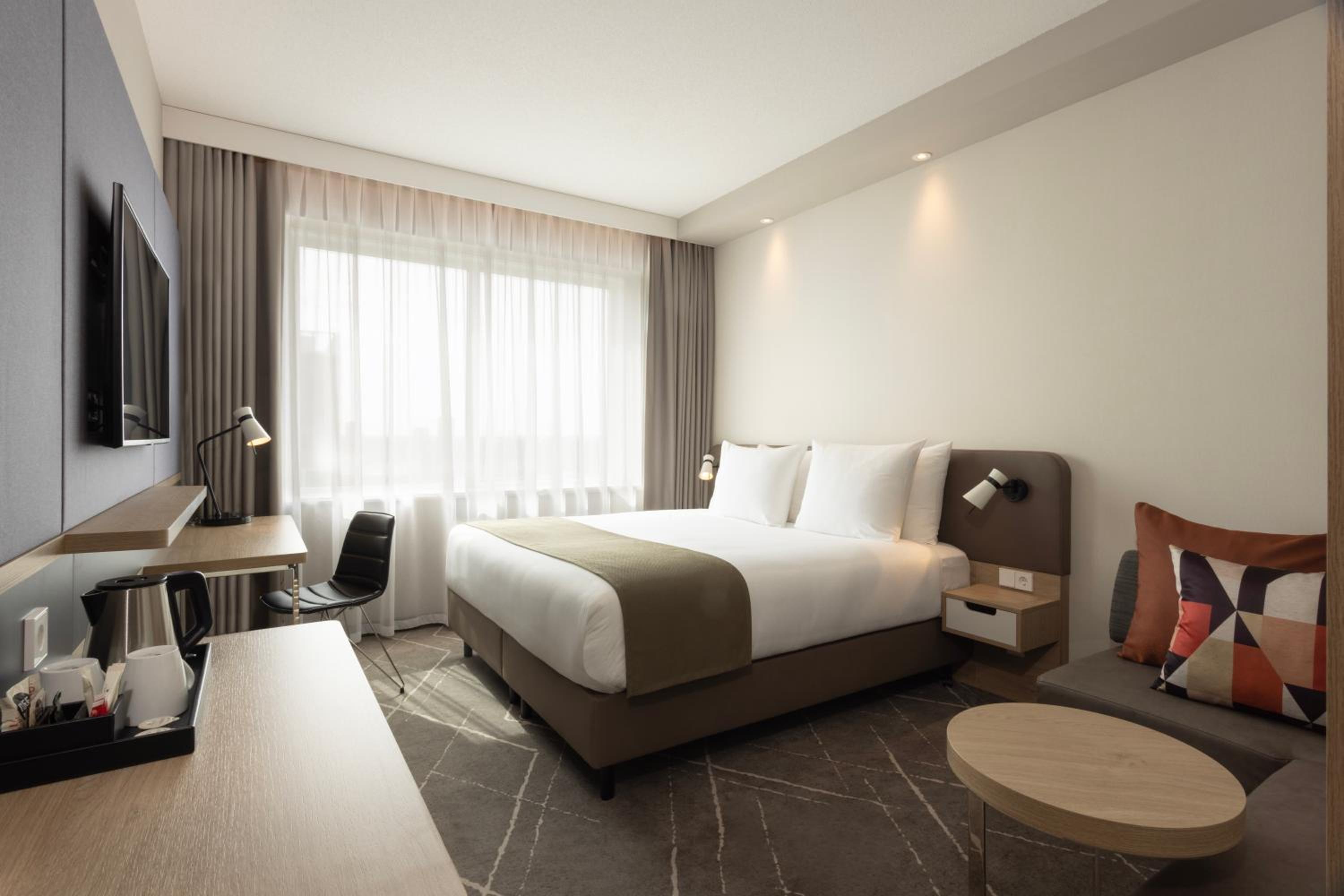 Standard King Room - Photo 2