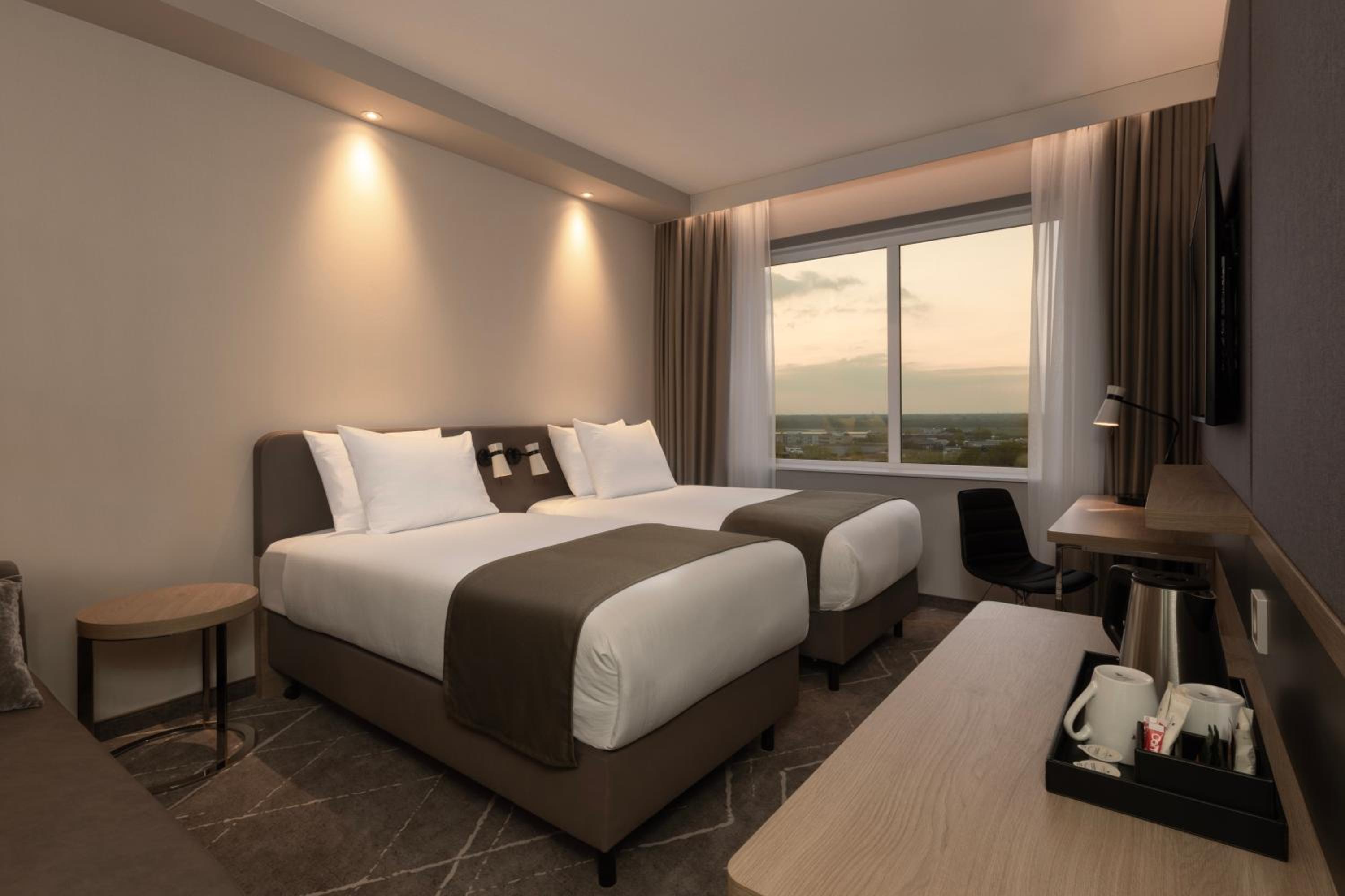 Standard Twin Room - Photo 1