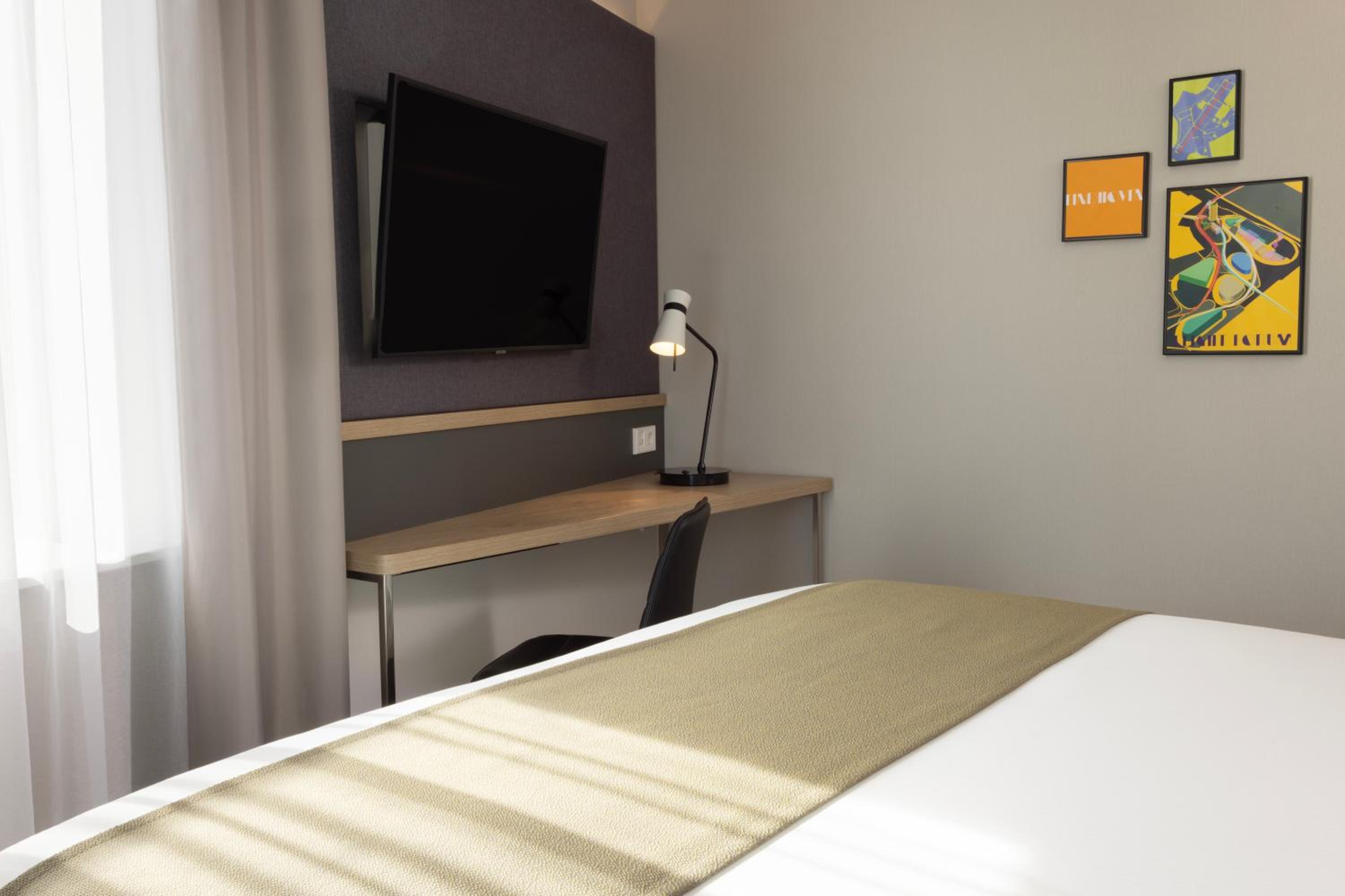Standard King Room - Photo 4