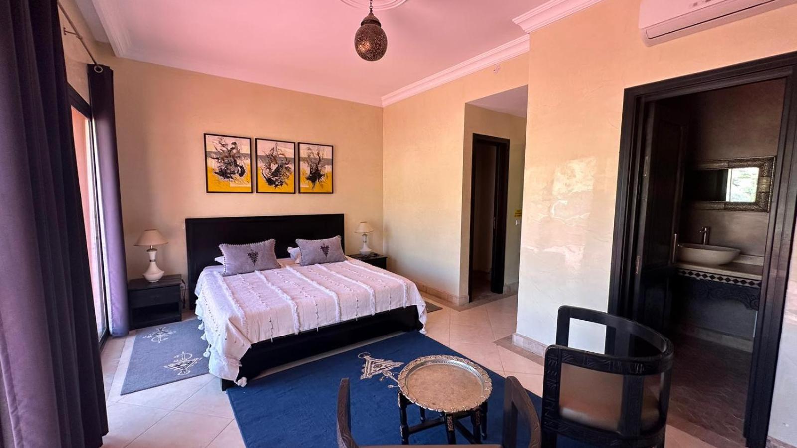 Junior Suite with Pool View - Photo 28
