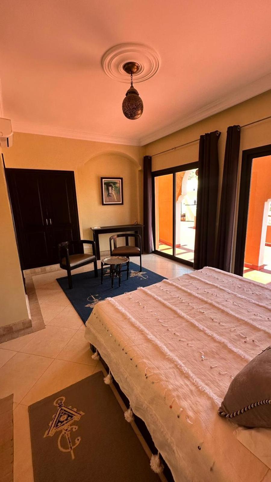 Junior Suite with Pool View - Photo 29
