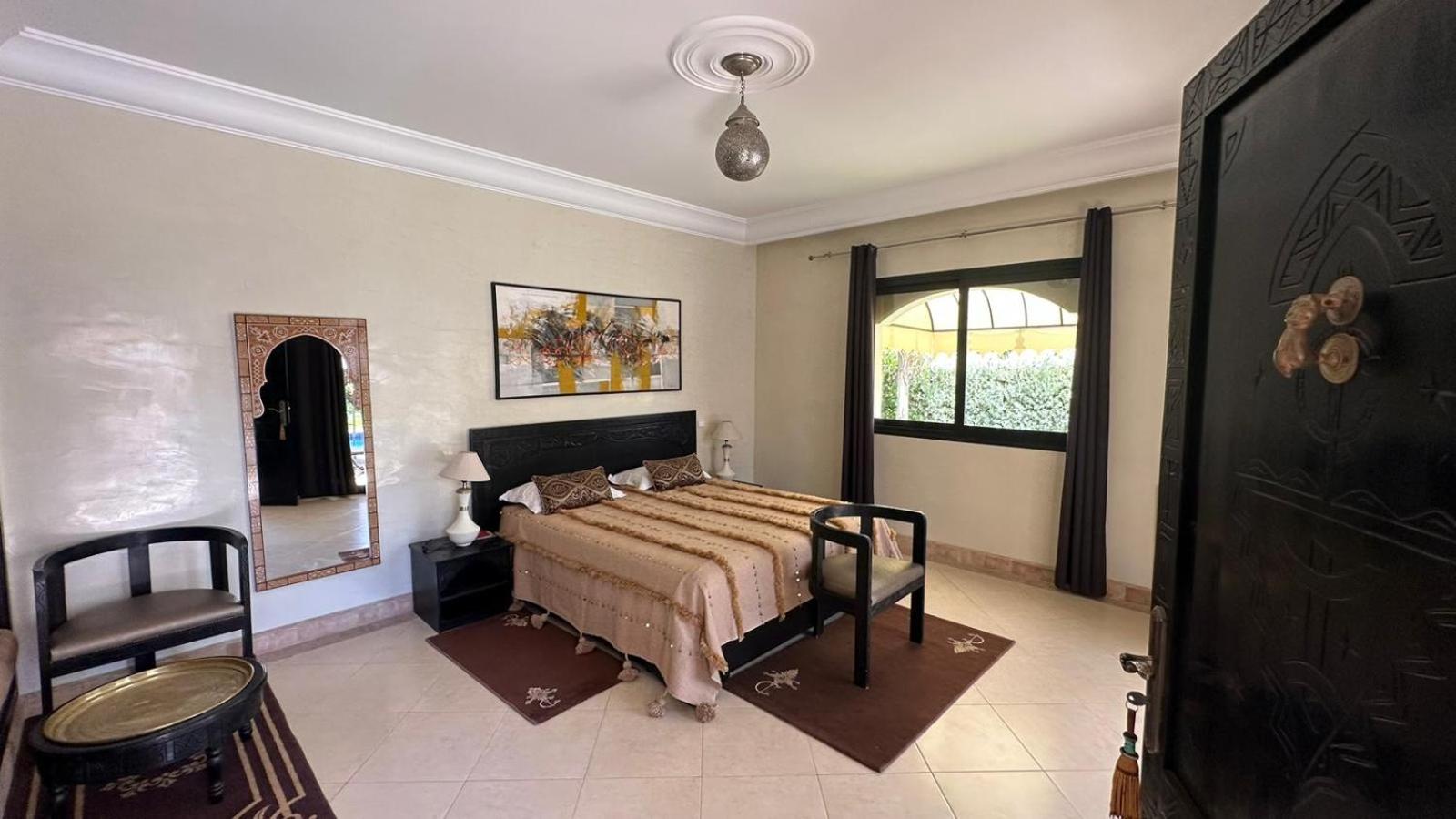 Junior Suite with Pool View - Photo 3