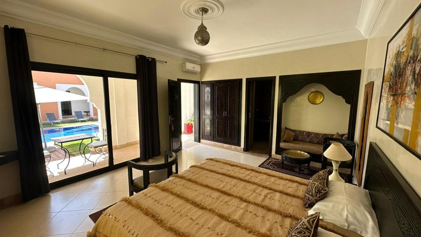 Junior Suite with Pool View - Photo 5