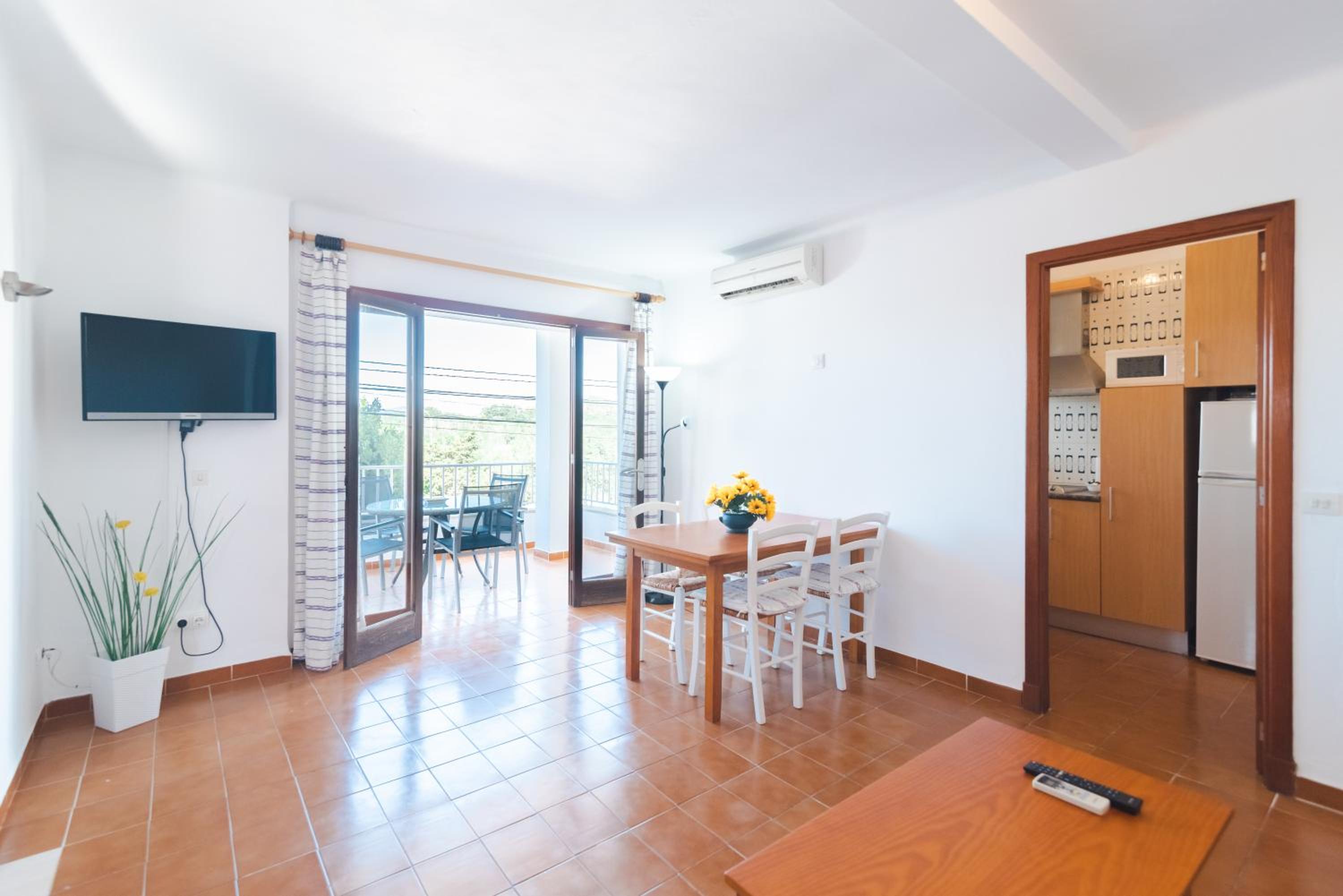 Apartamento con Balcón