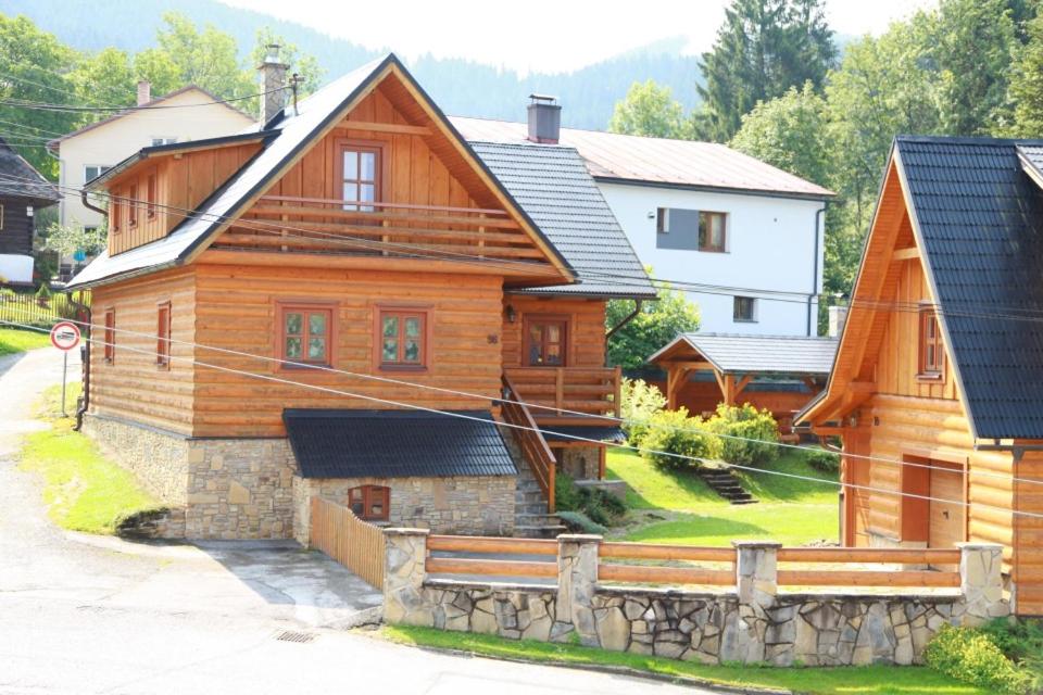 Three-Bedroom House photo 3
