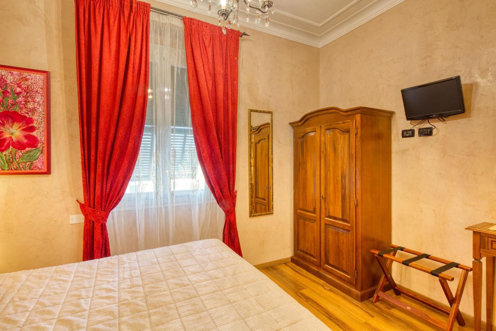 Double Room - Photo 3