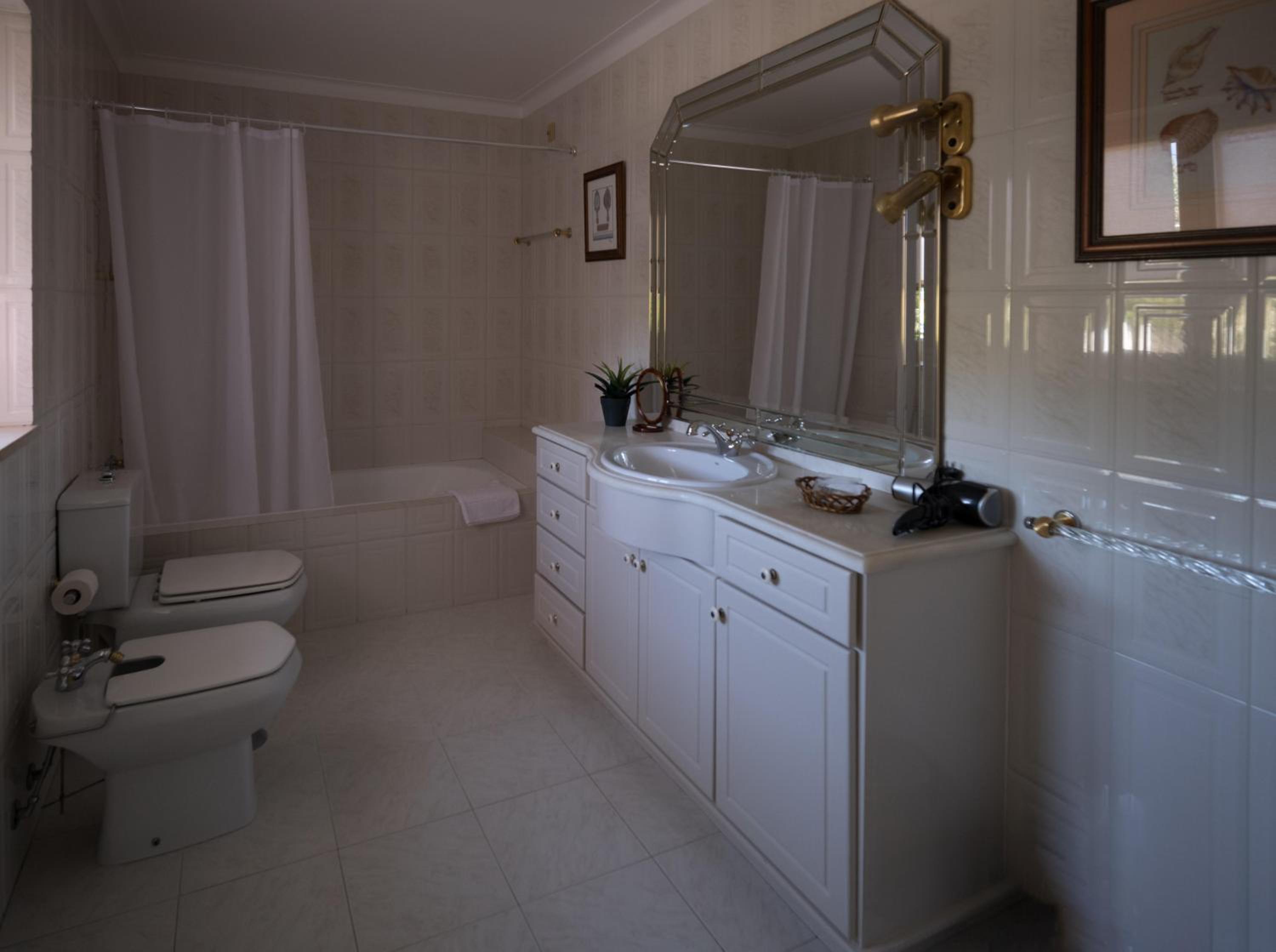 Deluxe Triple Room - Photo 8