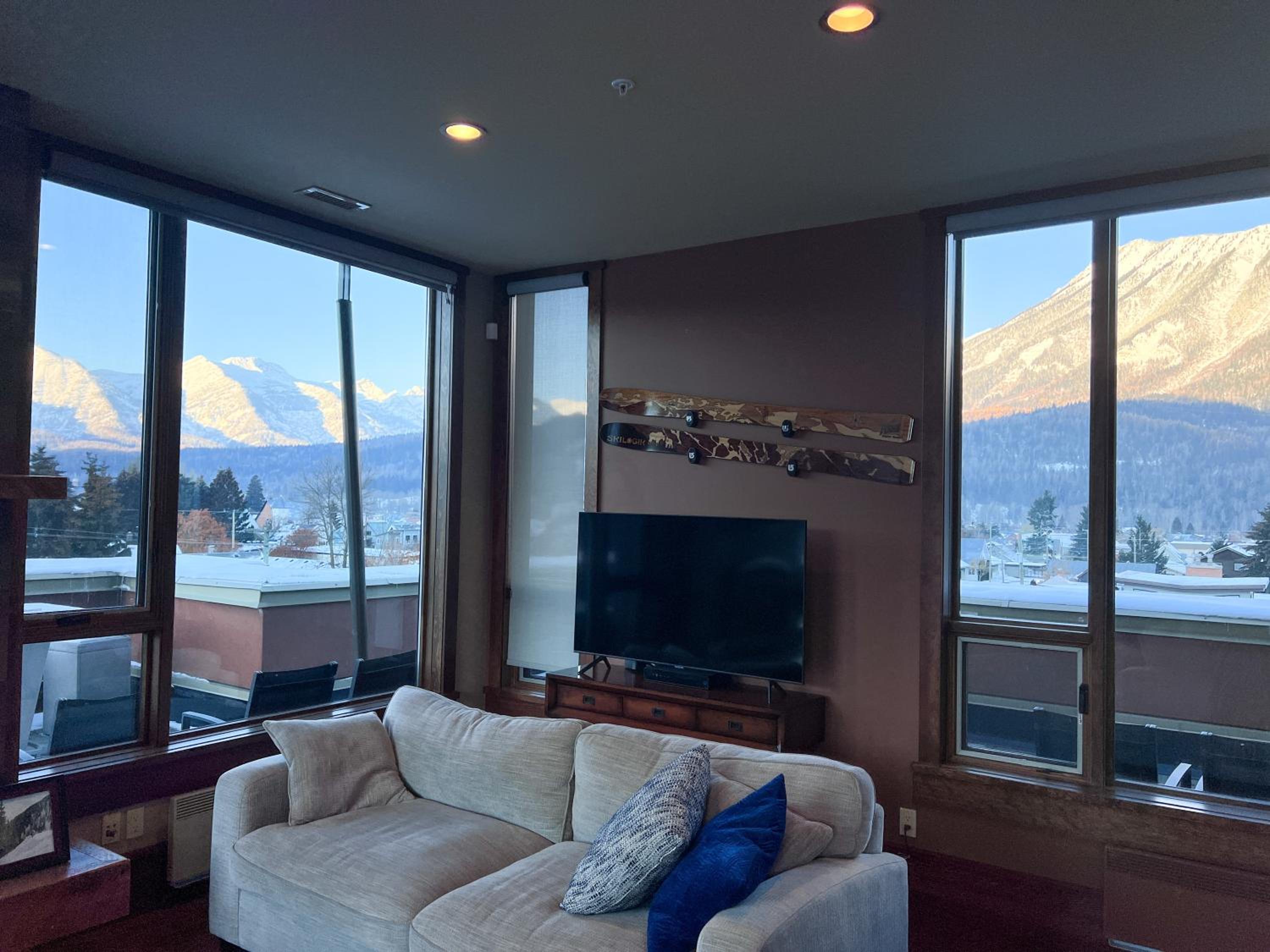 Three-Bedroom Premium Apartment with Balcony photo 1