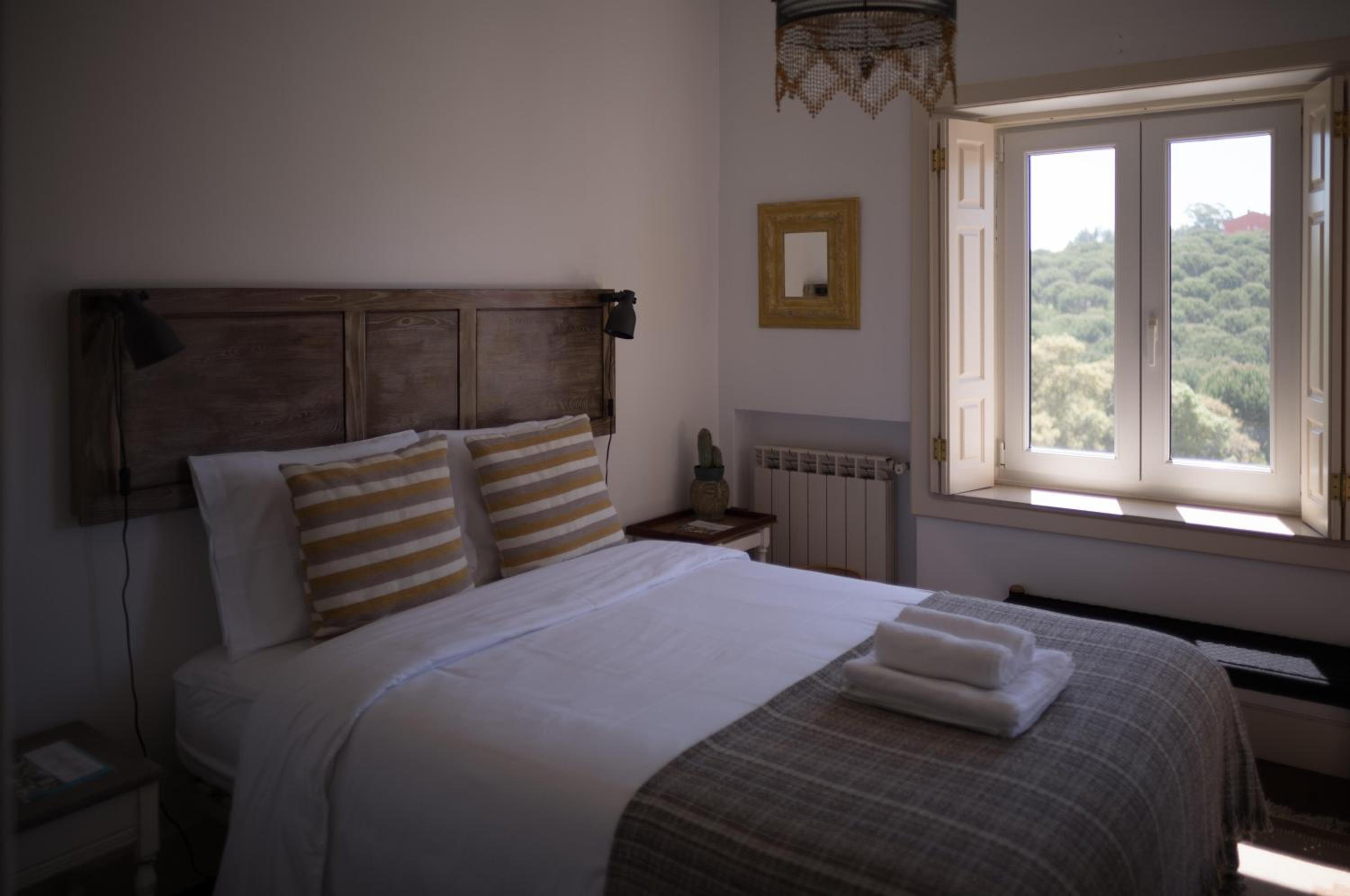Double Room with Balcony - Photo 3