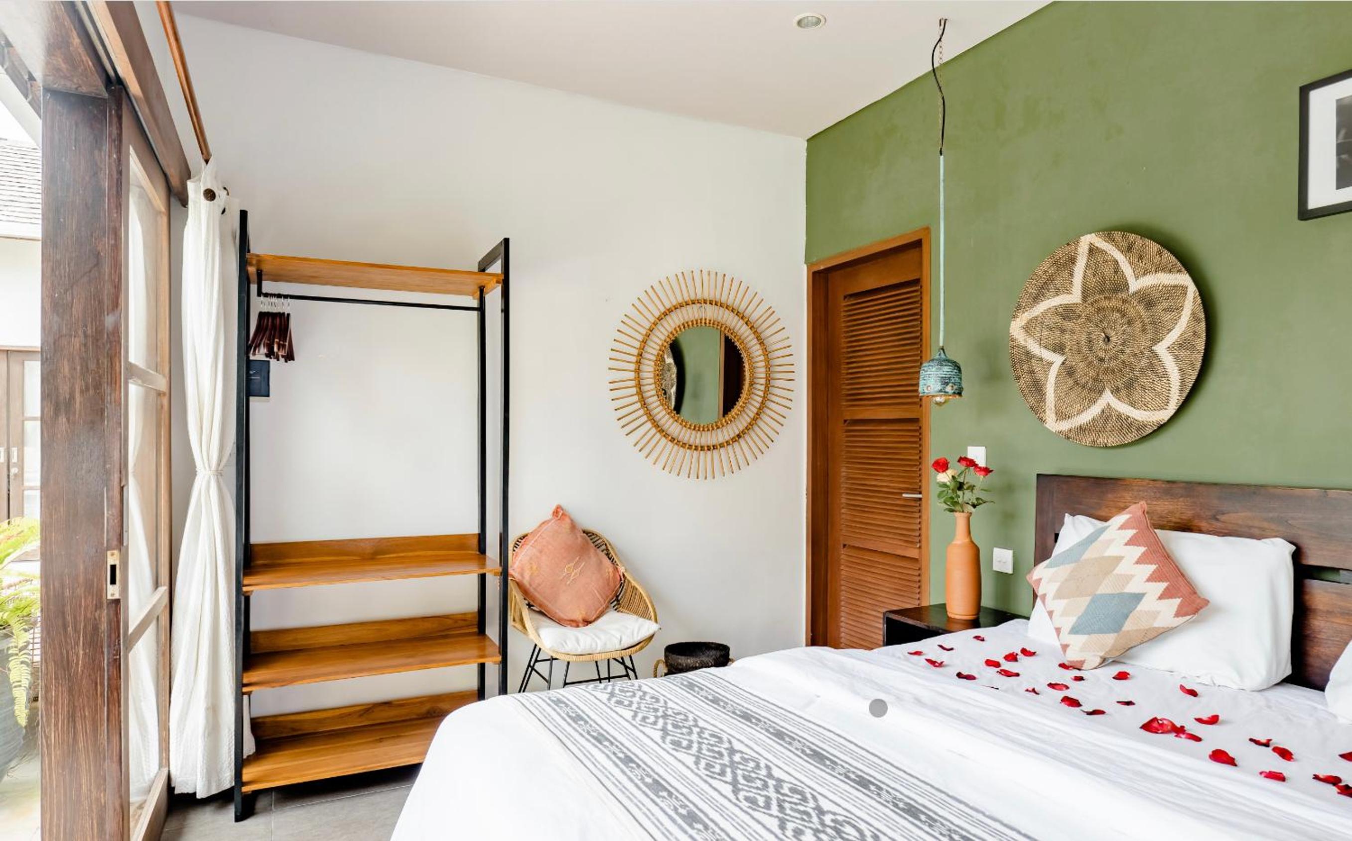 Double Room with Pool View - Photo 19