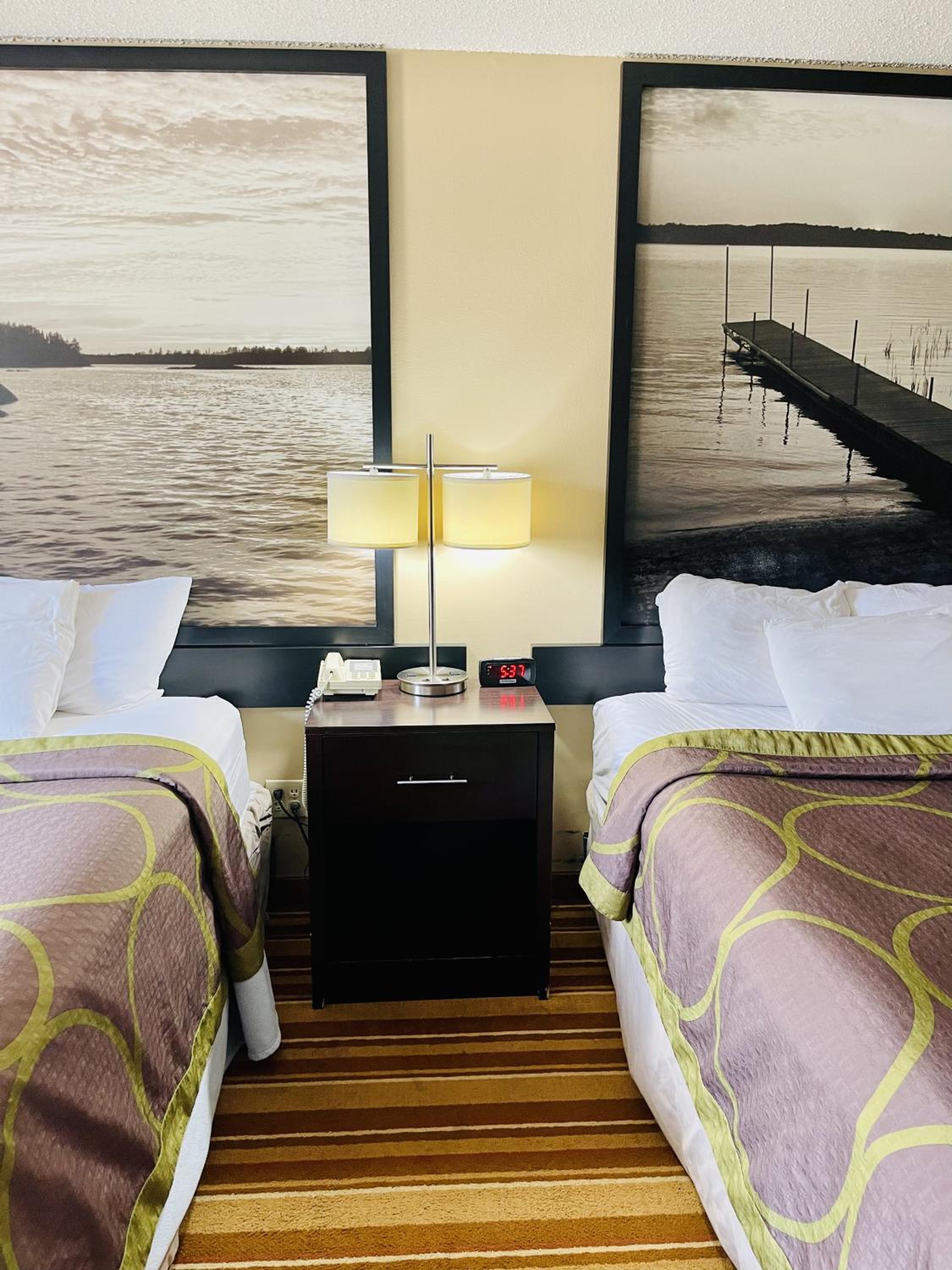 Double Room with Two Double Beds - Non-Smoking - Photo 9