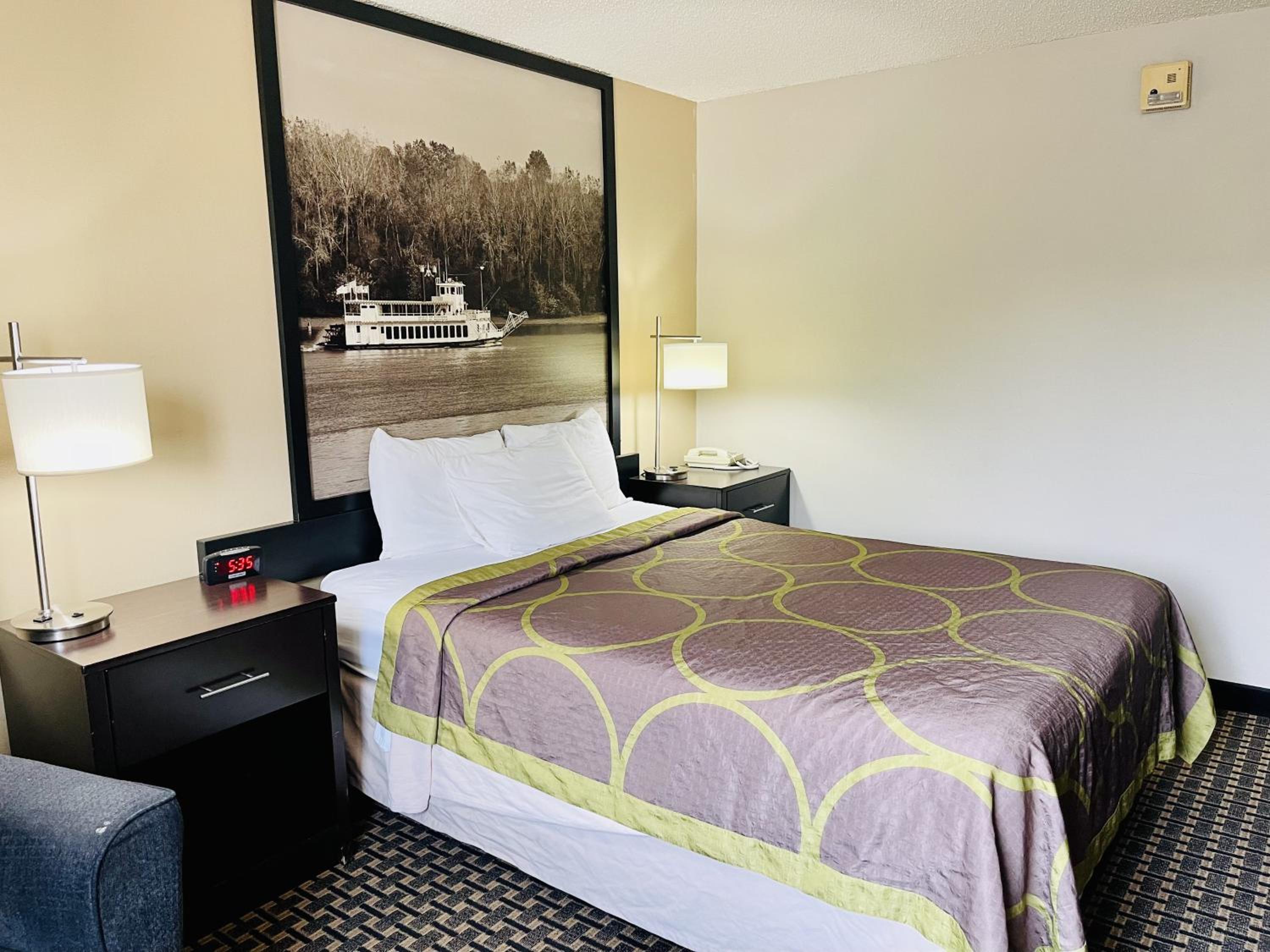 Queen Room - Non-Smoking - Photo 20