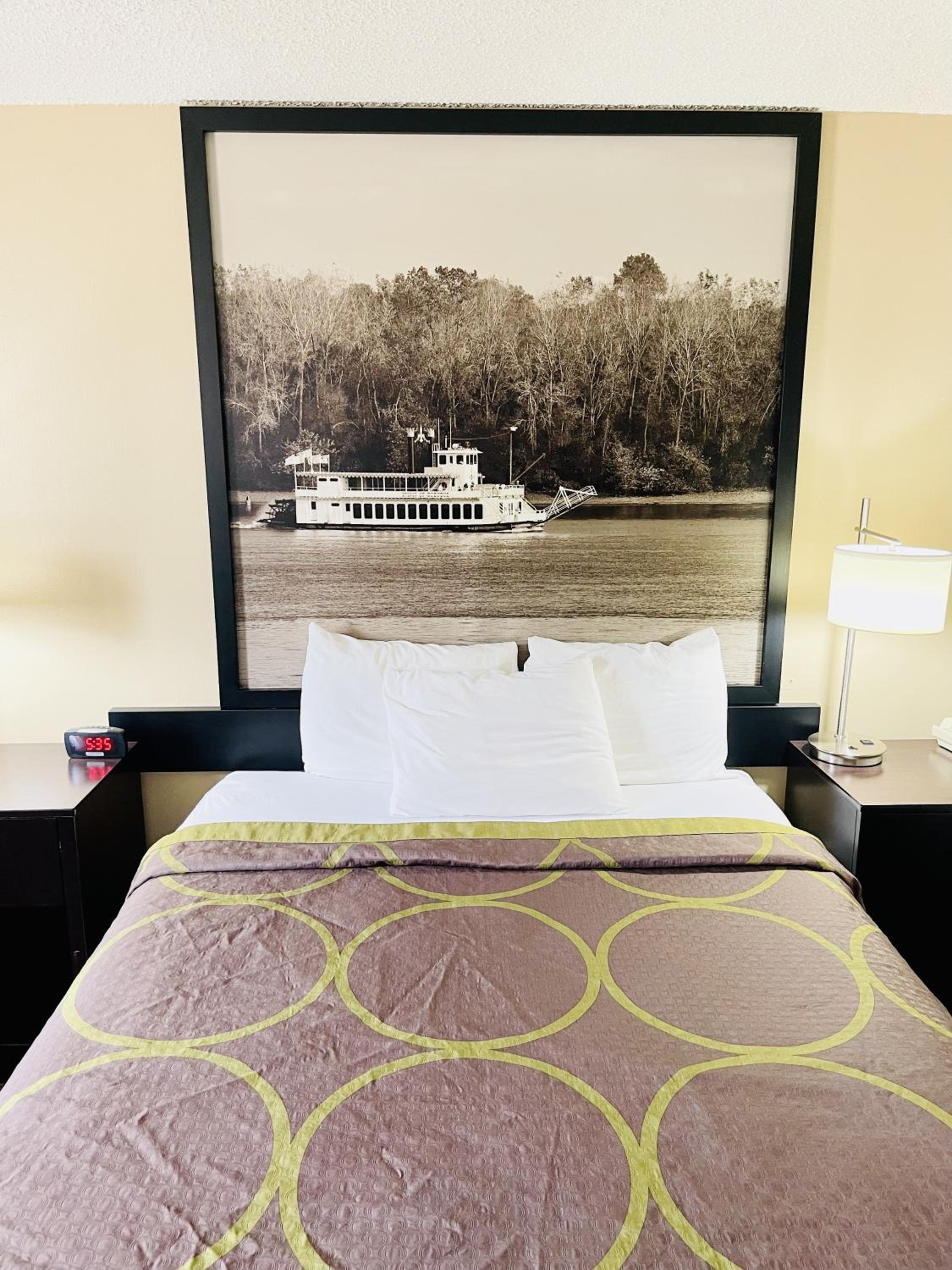 Queen Room - Non-Smoking - Photo 18