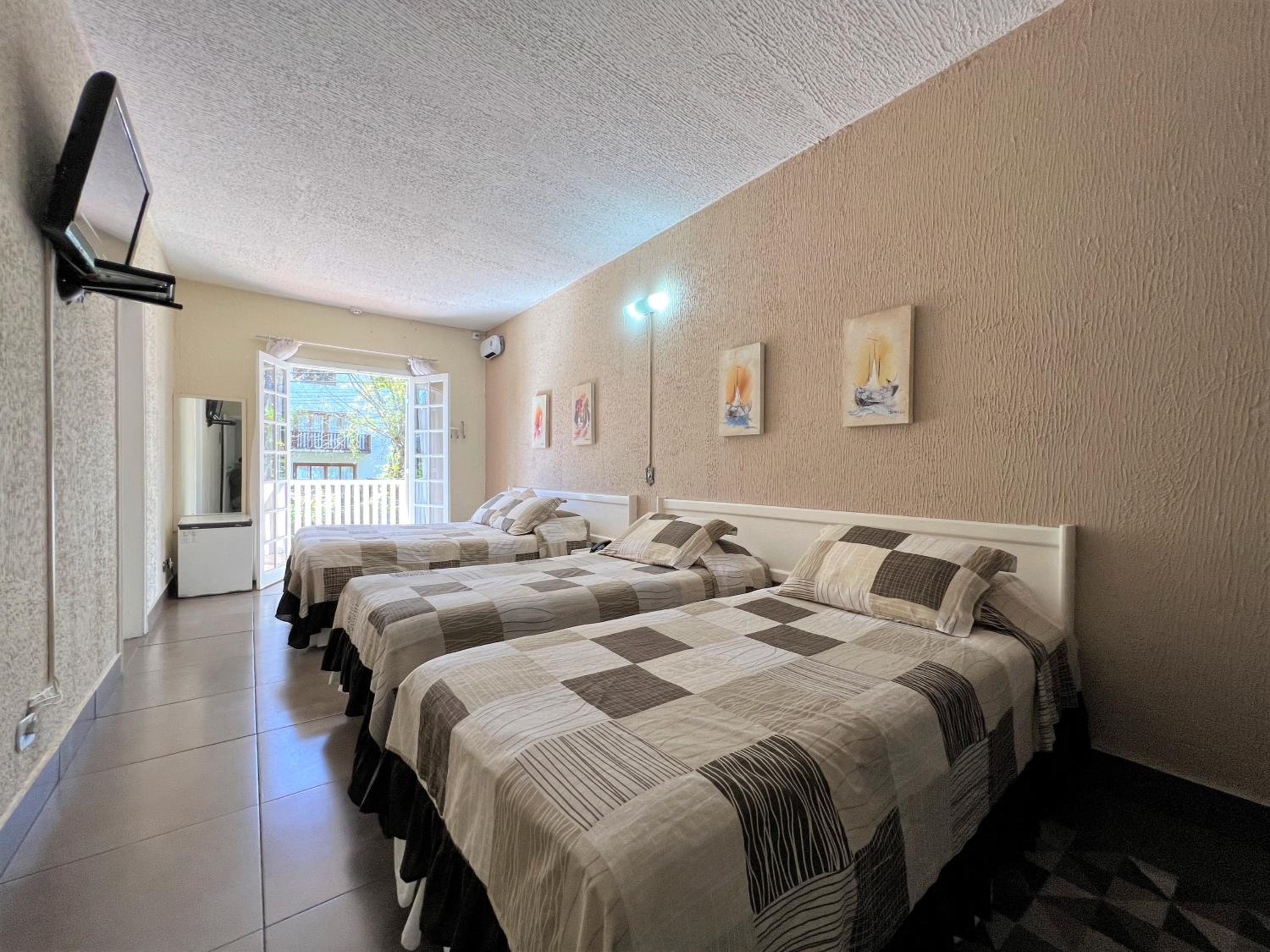Quadruple Room with Balcony photo 1