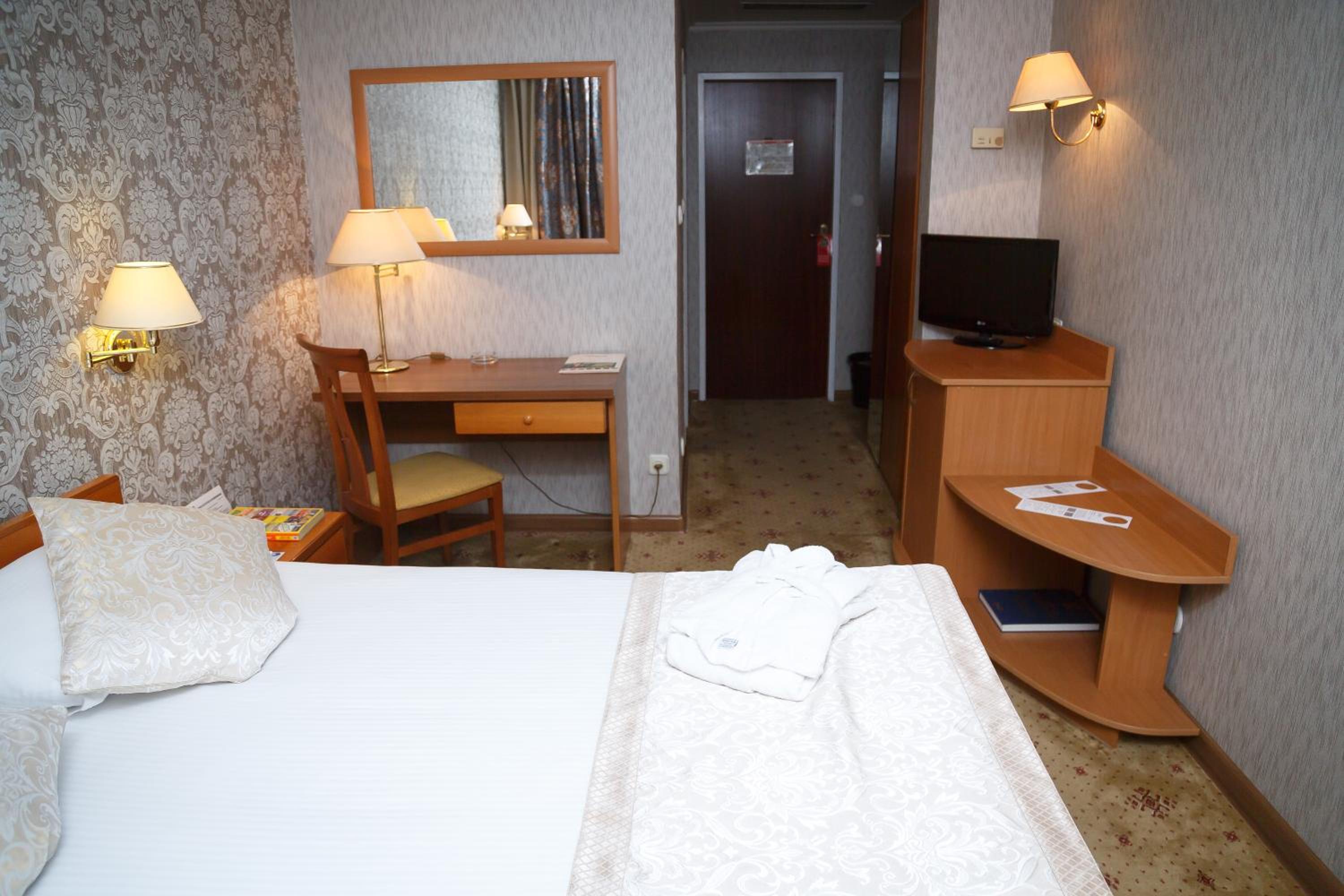 Standard Double Room - Photo 3
