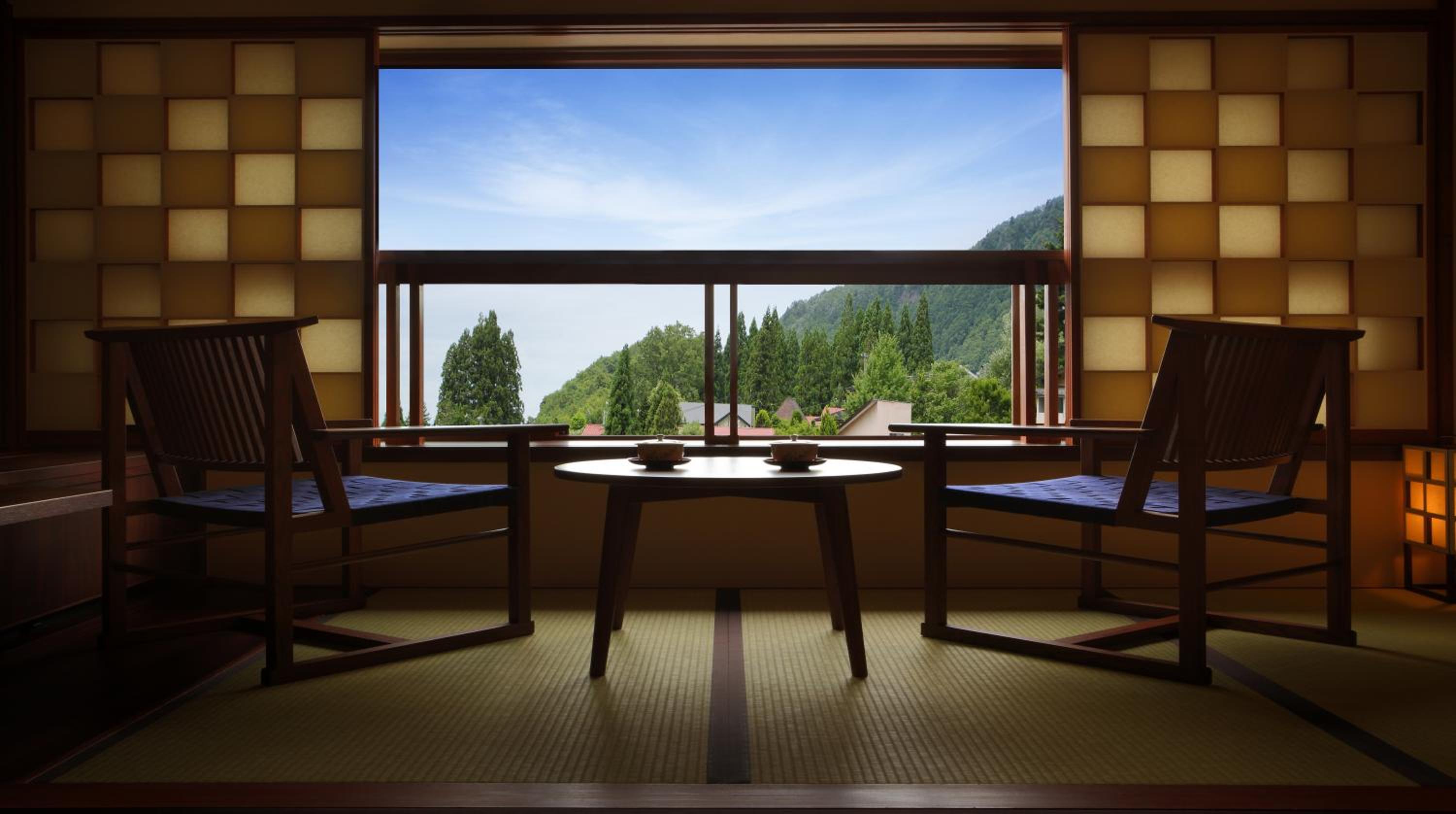 Family Room with Mountain View - Photo 2