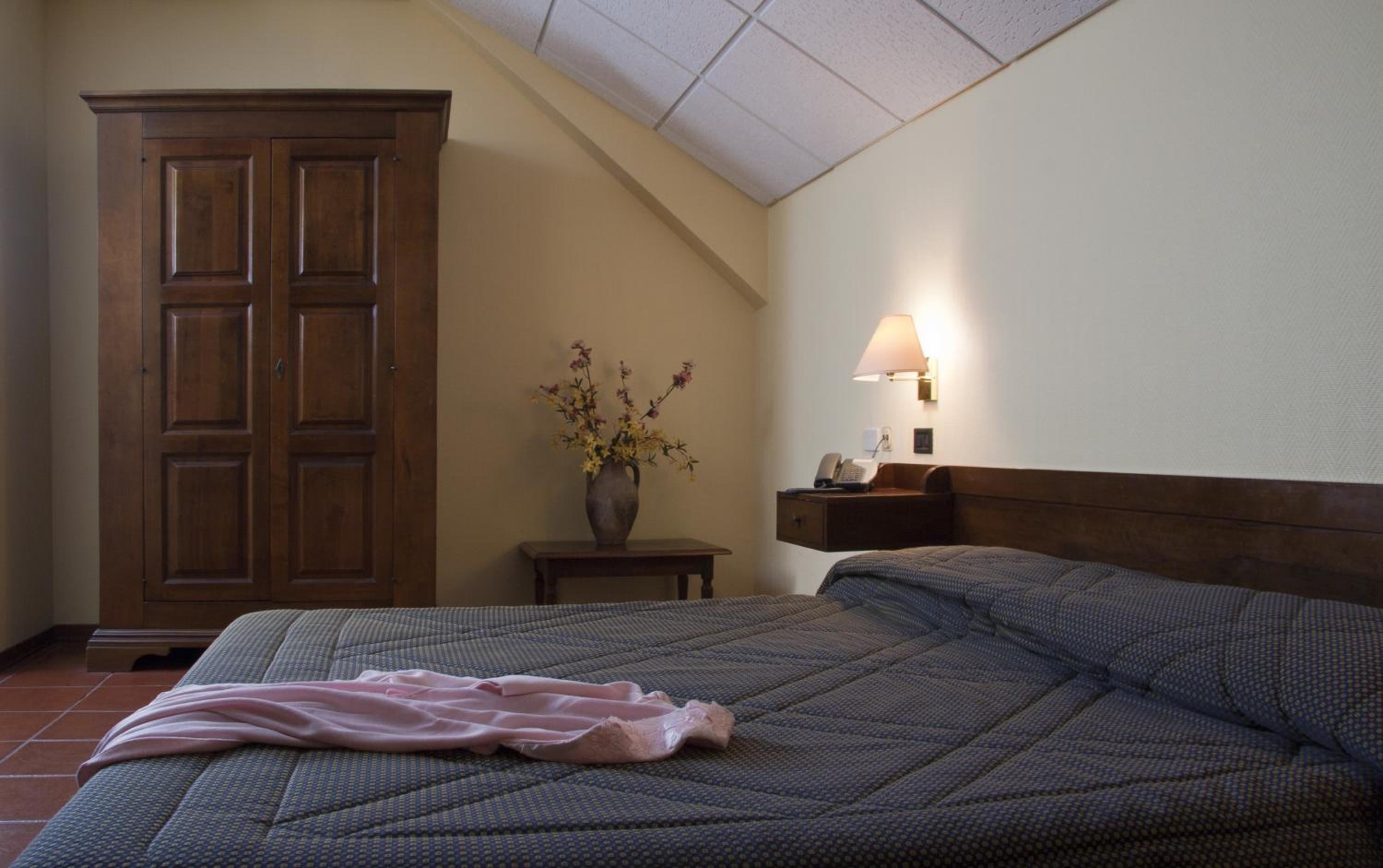 Budget Double Room - Photo 2