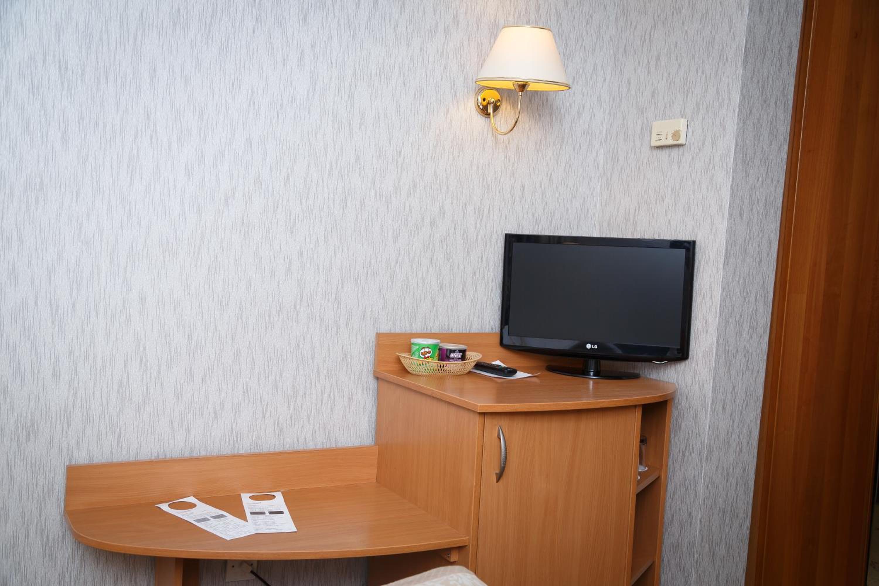 Standard Twin Room - Photo 2