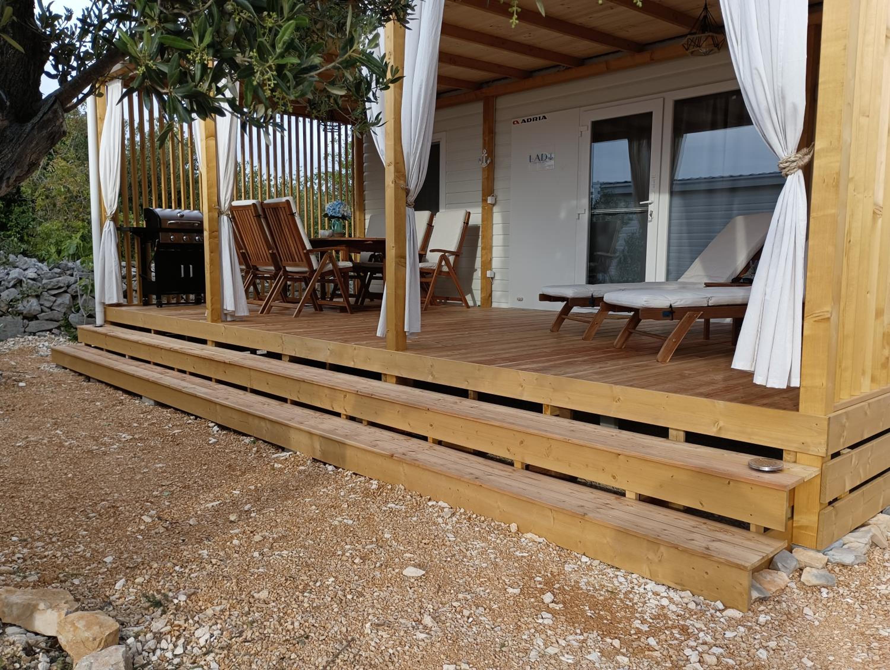 Mobile Home photo 2