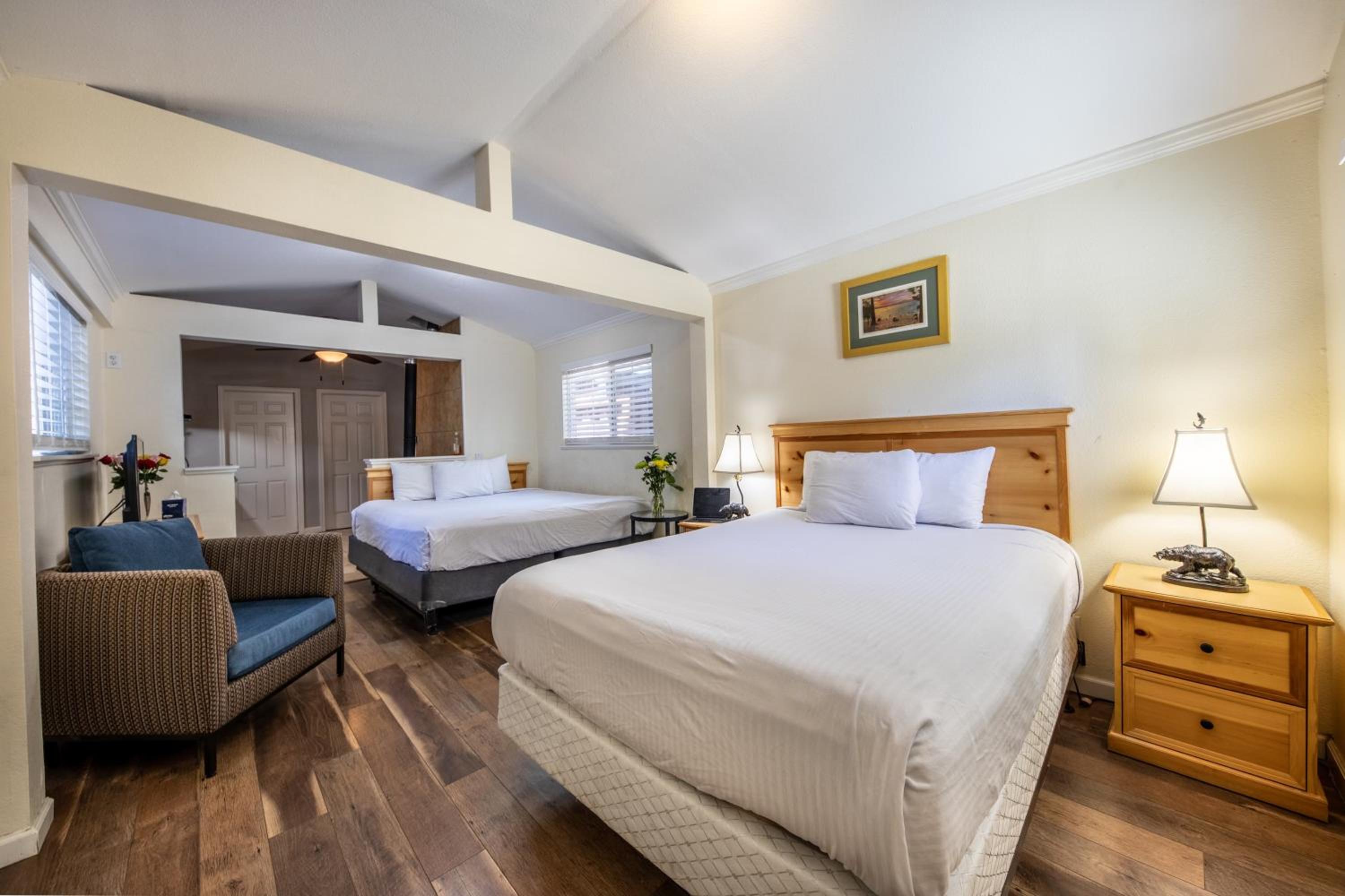 Deluxe Double Room with Bath