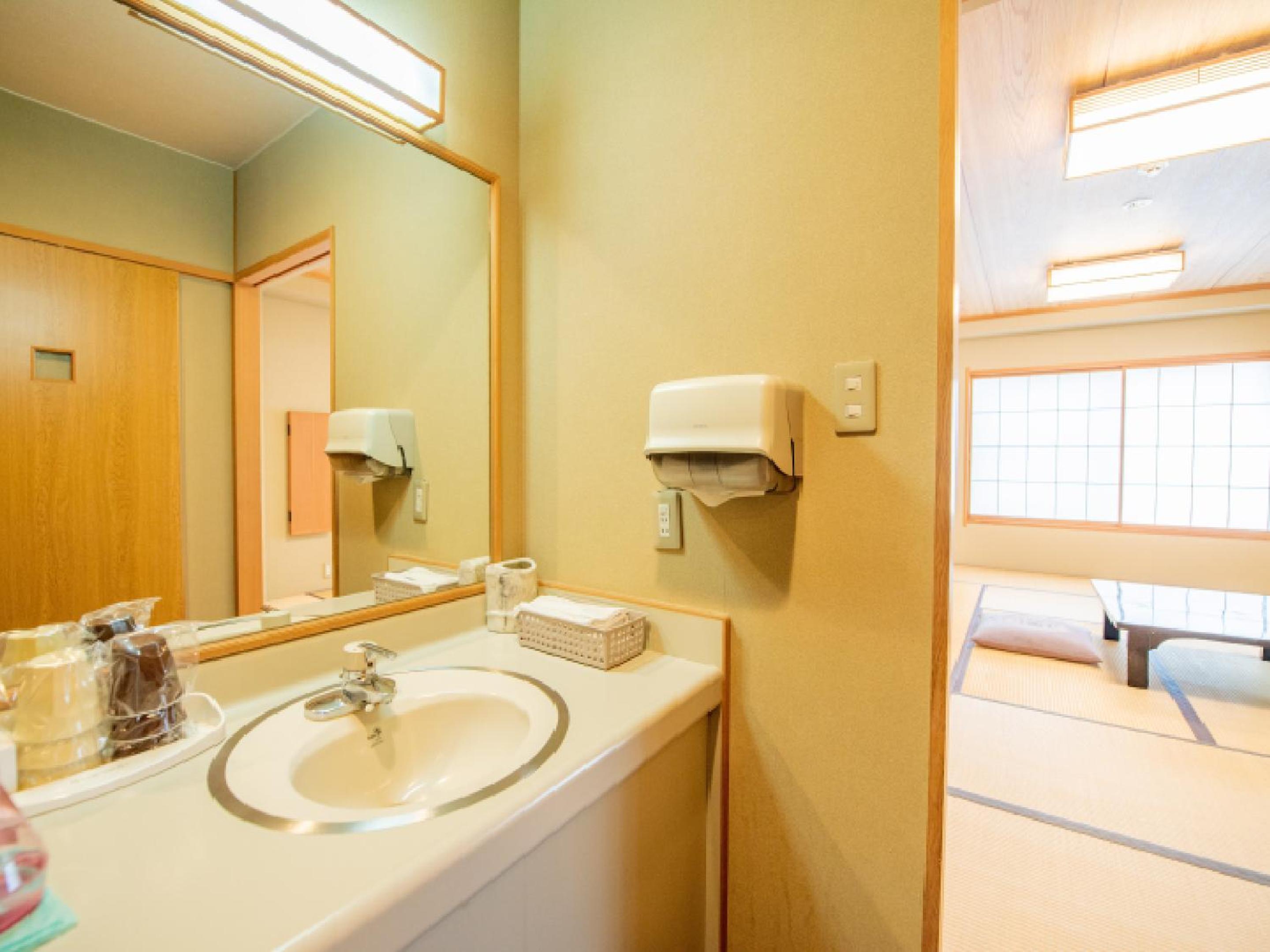 Standard Twin Room photo 3