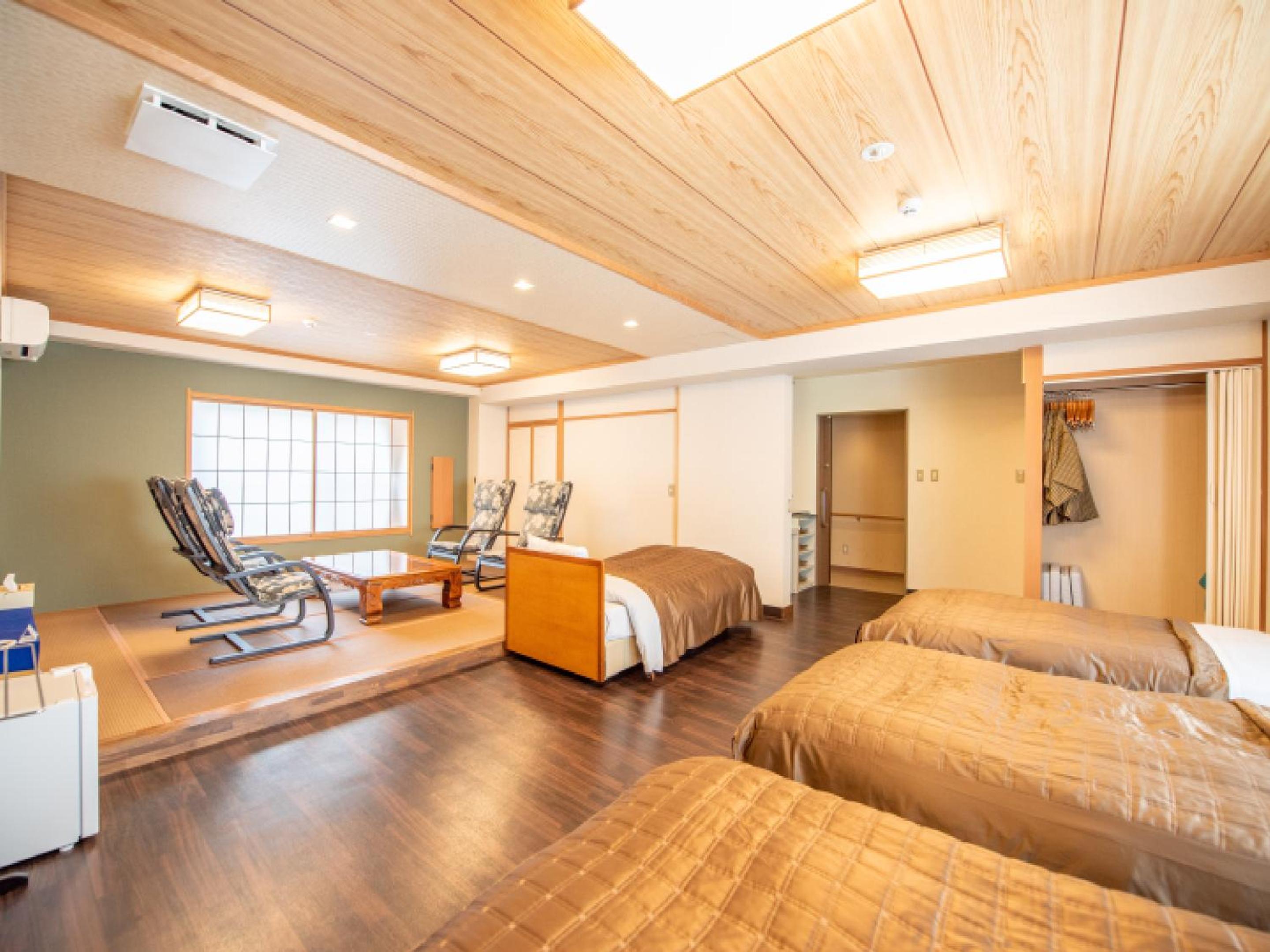 Family Suite with Balcony photo 1
