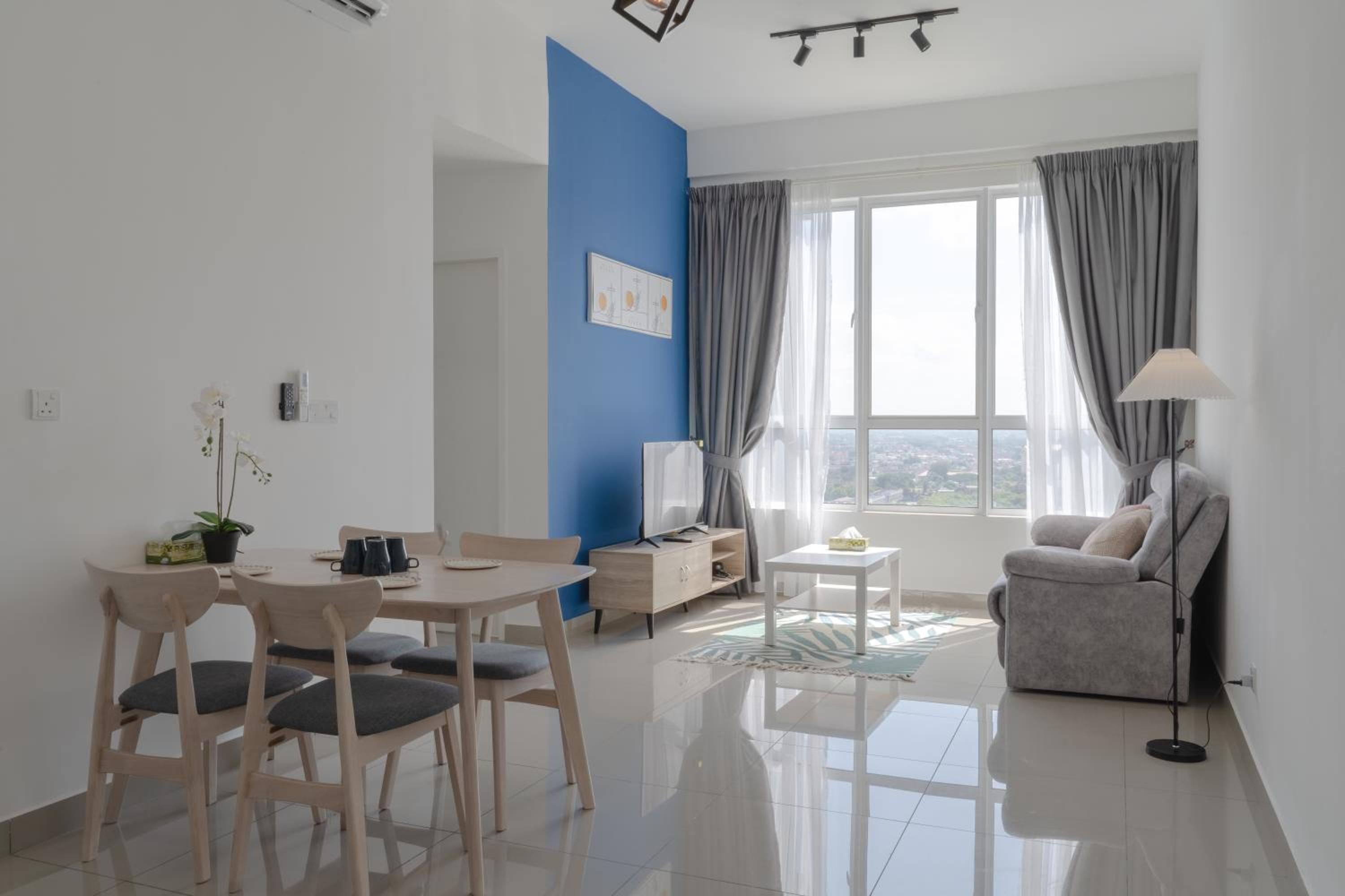 Two-Bedroom Suite - Photo 9