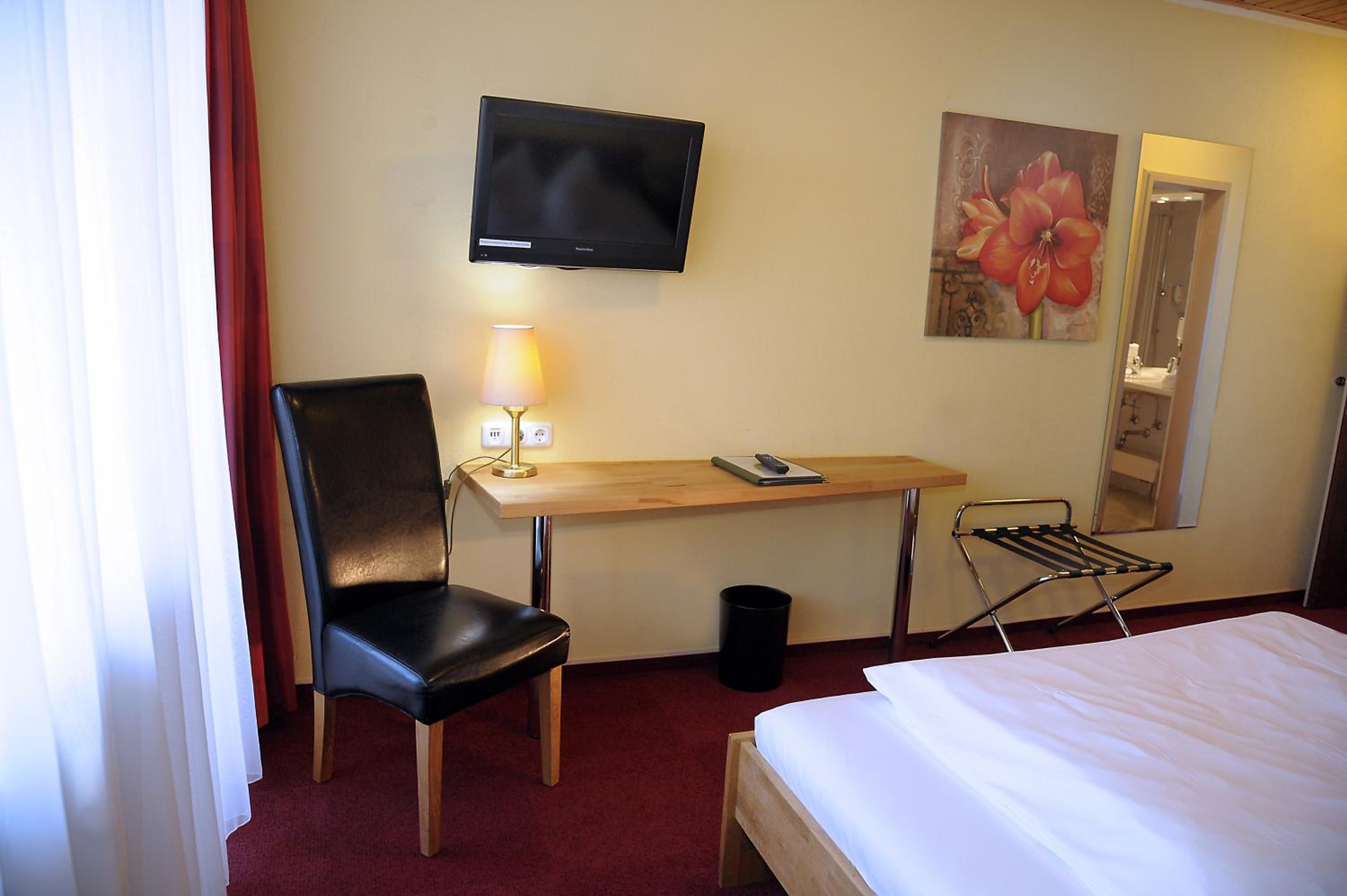 Standard Double Room - Photo 5